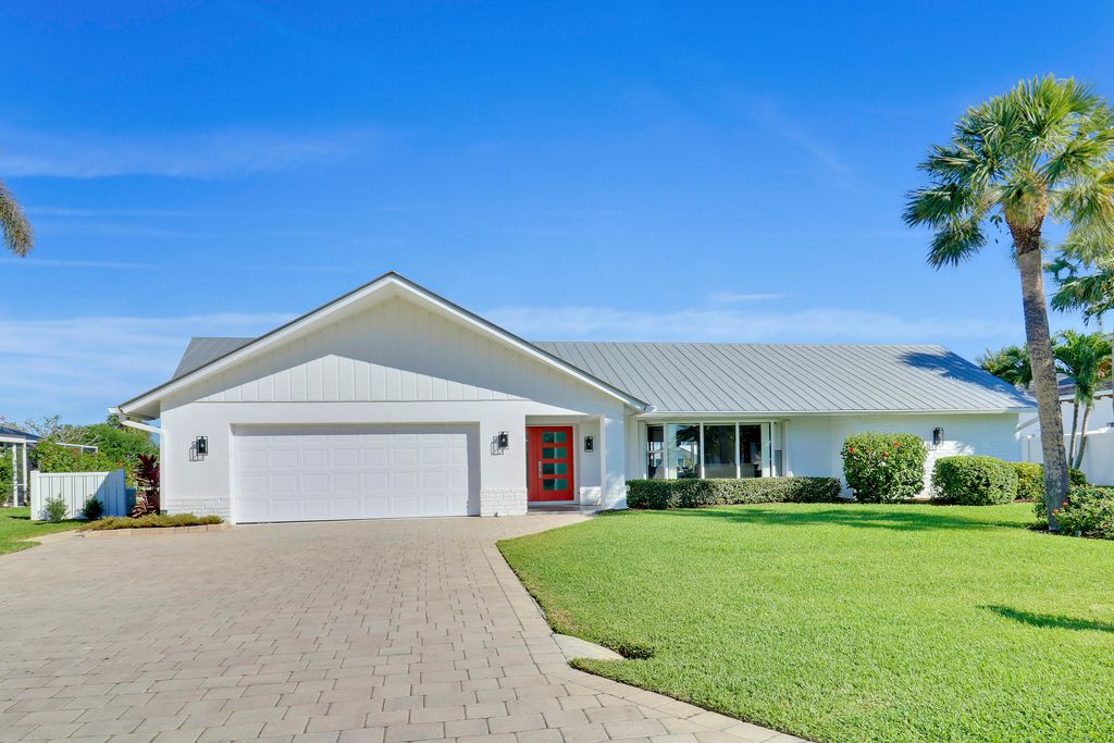 Photo of 8579 SE Sabal Street, Hobe Sound, FL 33455 (MLS # RX-11069930)