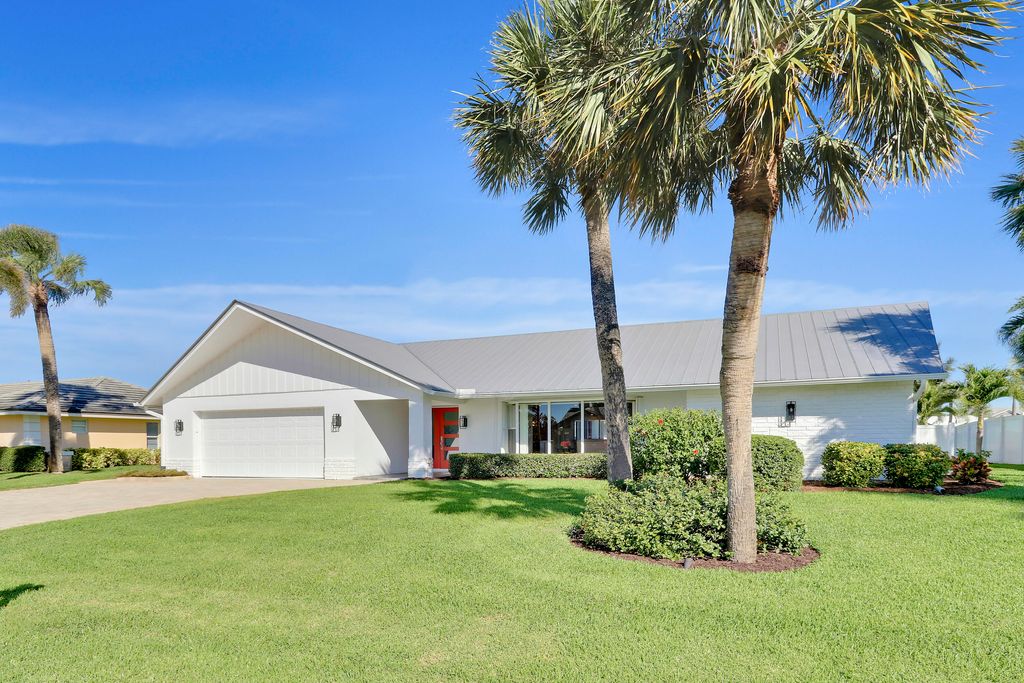 Photo of 8579 SE Sabal Street, Hobe Sound, FL 33455 (MLS # RX-11069930)