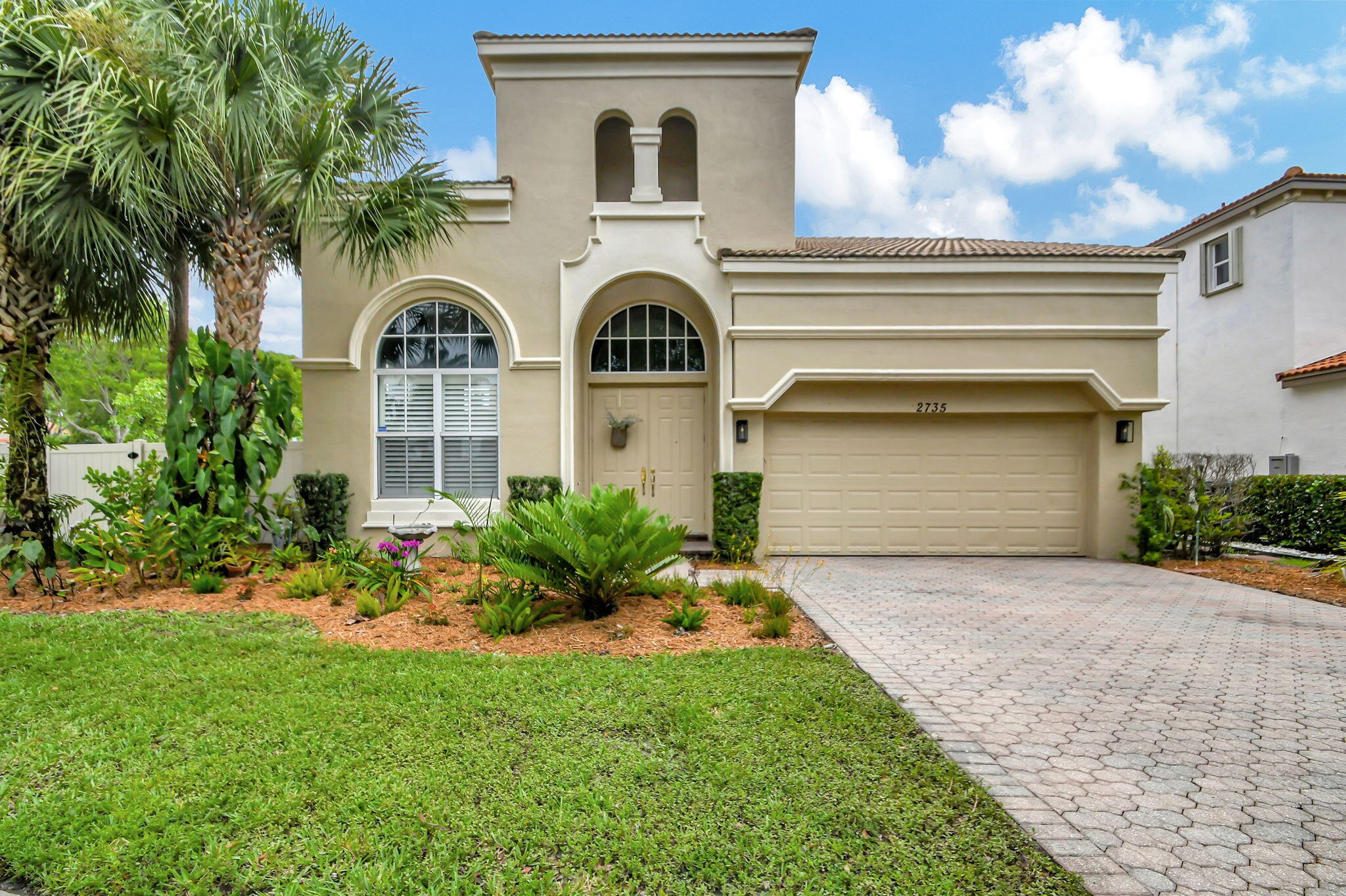 2735 Shaughnessy Drive, Wellington, Palm Beach County, Florida - 5 Bedrooms  
4 Bathrooms - 