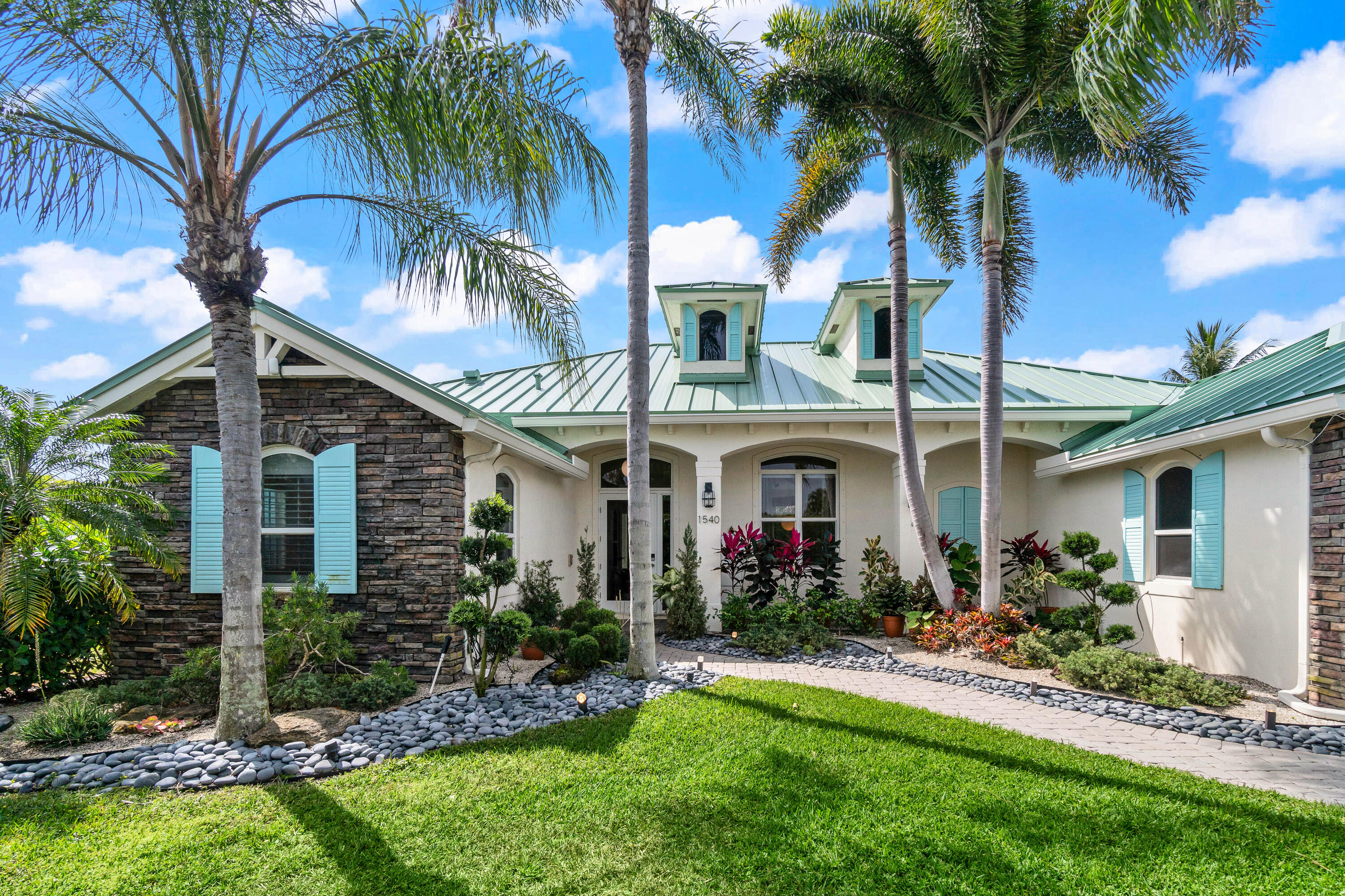 Property for Sale at 1540 Sw 4th Circle, Boca Raton, Palm Beach County, Florida - Bedrooms: 4 
Bathrooms: 3.5  - $1,795,000
