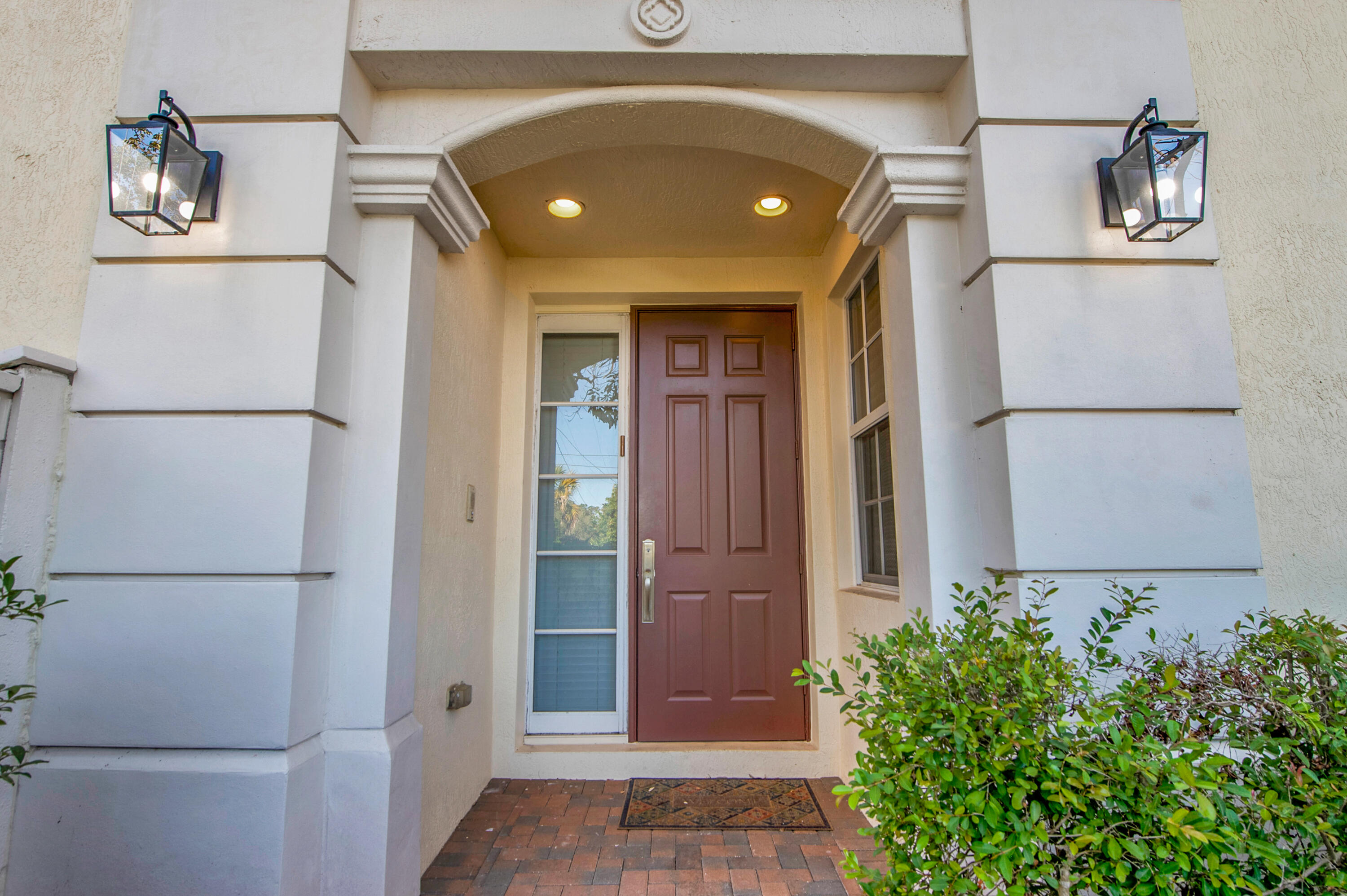668 Ne Francesca Lane, Boca Raton, Palm Beach County, Florida - 4 Bedrooms  
3.5 Bathrooms - 