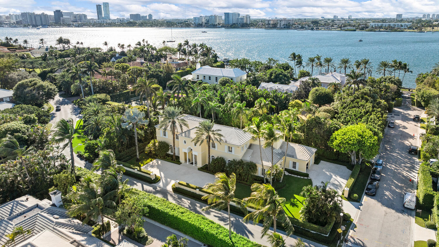 Property for Sale at 510 N Lake Way, Palm Beach, Palm Beach County, Florida - Bedrooms: 4 
Bathrooms: 6.5  - $19,995,000