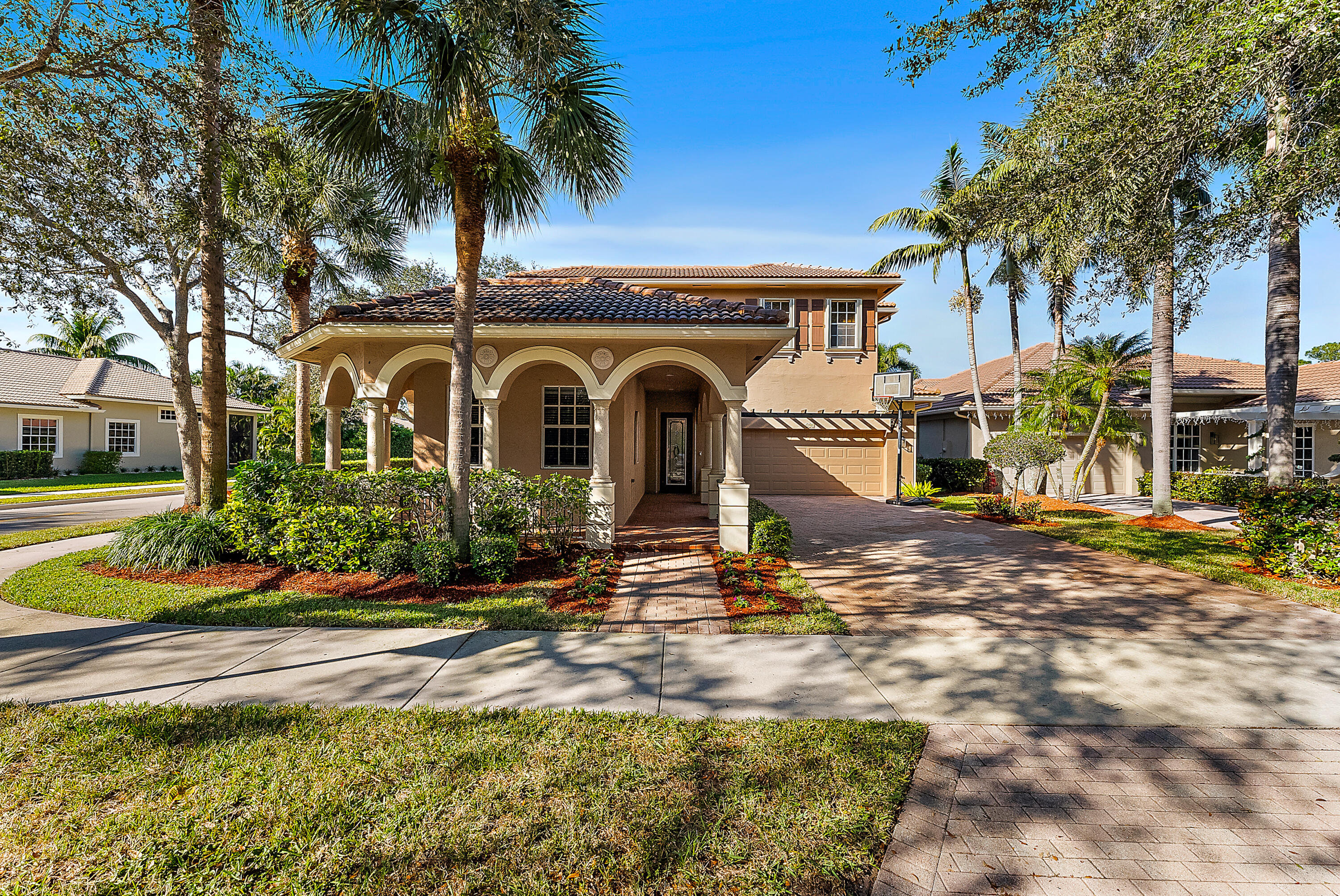 191 Via Rosina, Jupiter, Palm Beach County, Florida - 4 Bedrooms  
3 Bathrooms - 