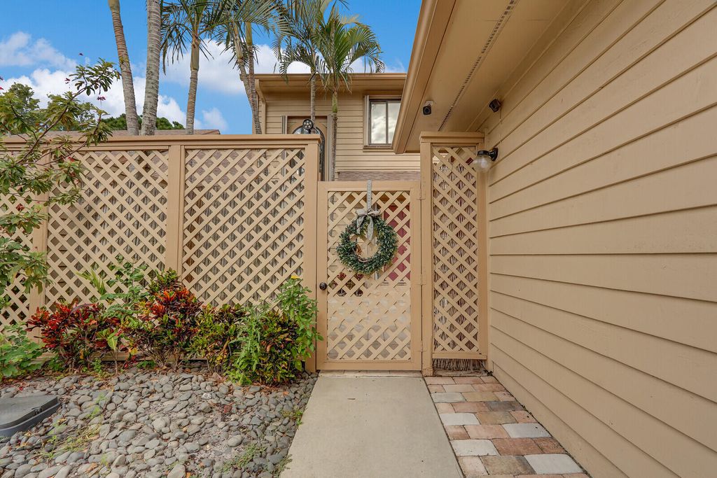 Photo of 6136 SE Georgetown Place, Hobe Sound, FL 33455 (MLS # RX-11040193)