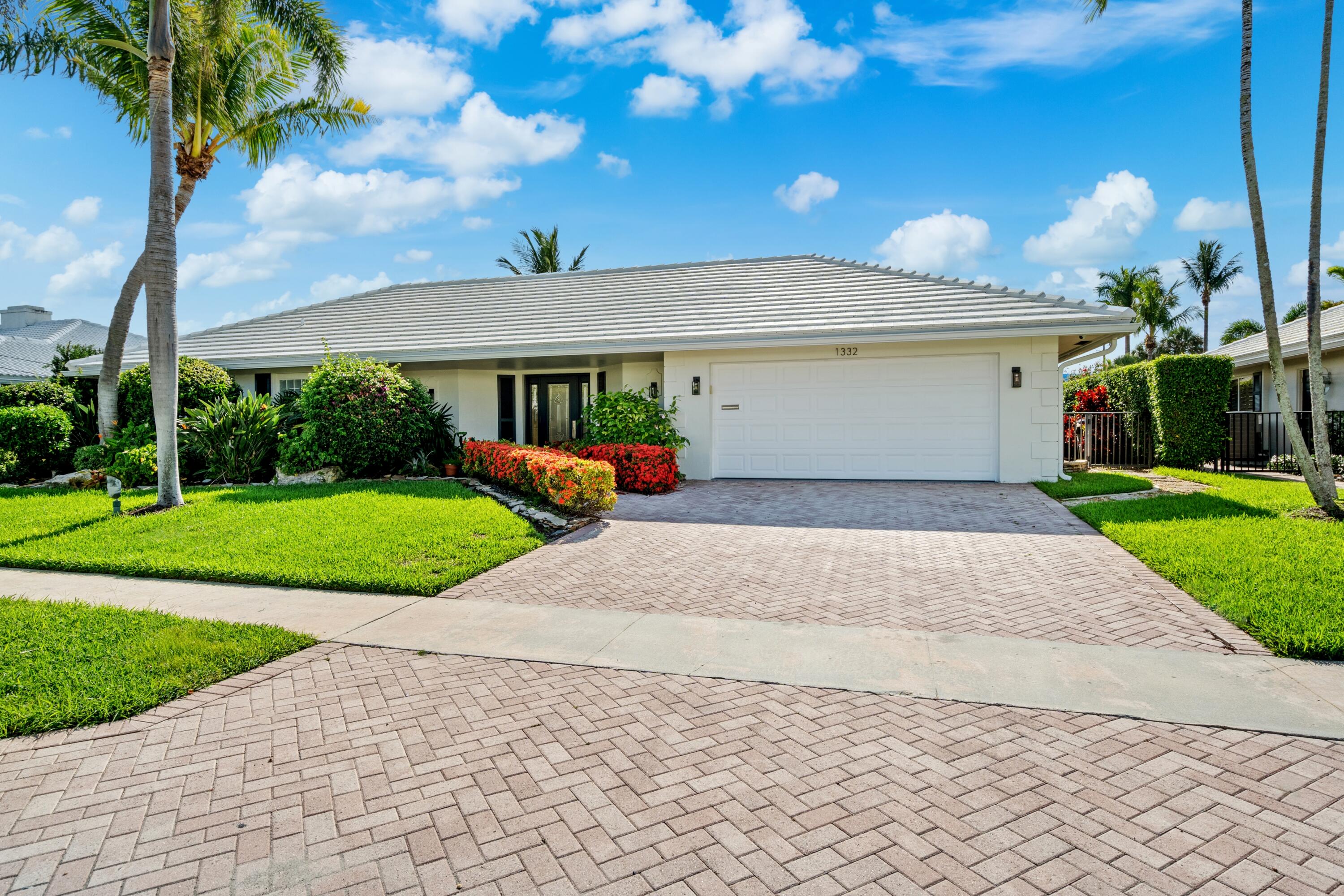 1332 Sw Tamarind Way, Boca Raton, Palm Beach County, Florida - 3 Bedrooms  
3 Bathrooms - 