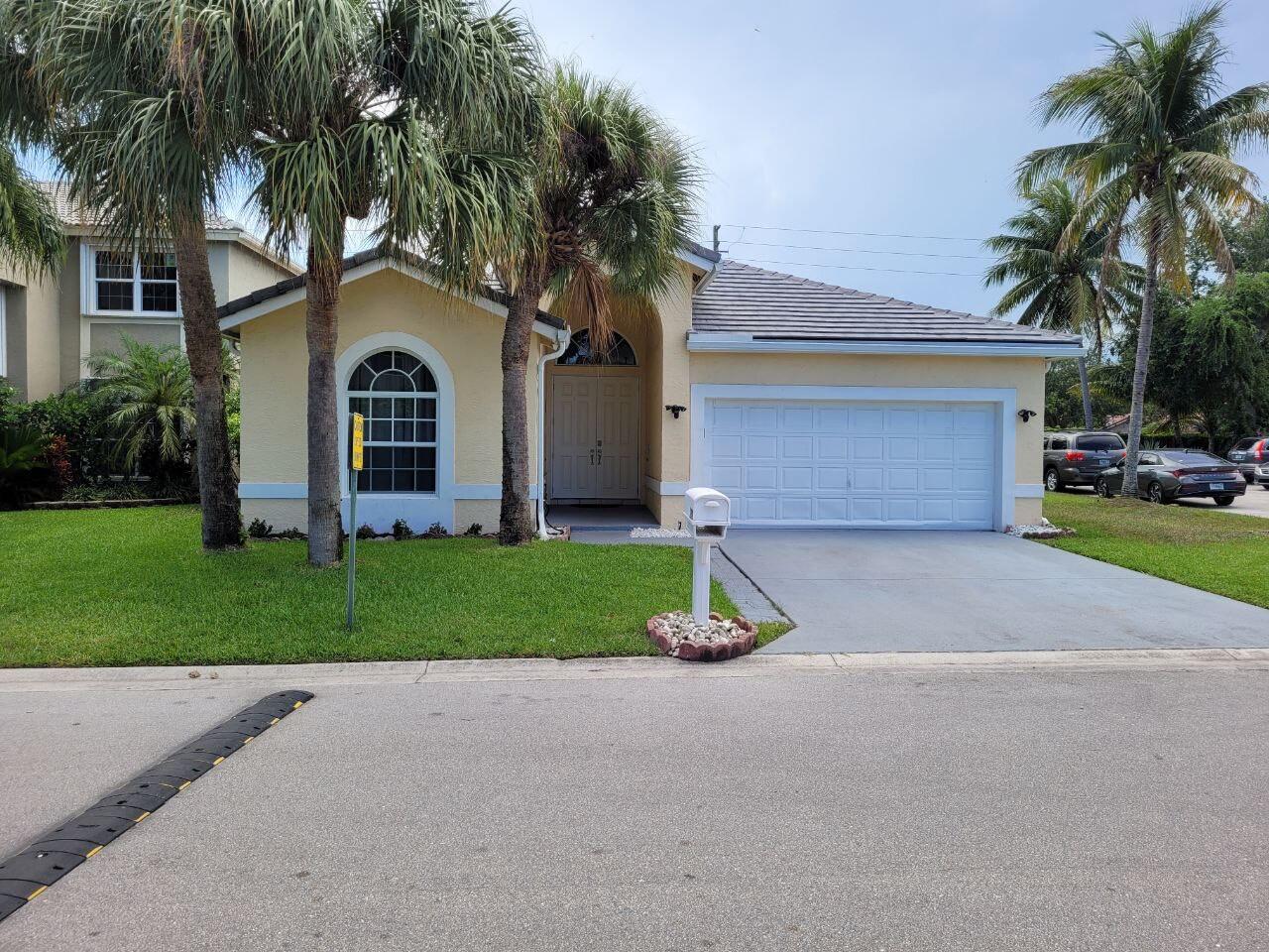 7206 Lake Island Drive, Lake Worth, Palm Beach County, Florida - 3 Bedrooms  
2.5 Bathrooms - 
