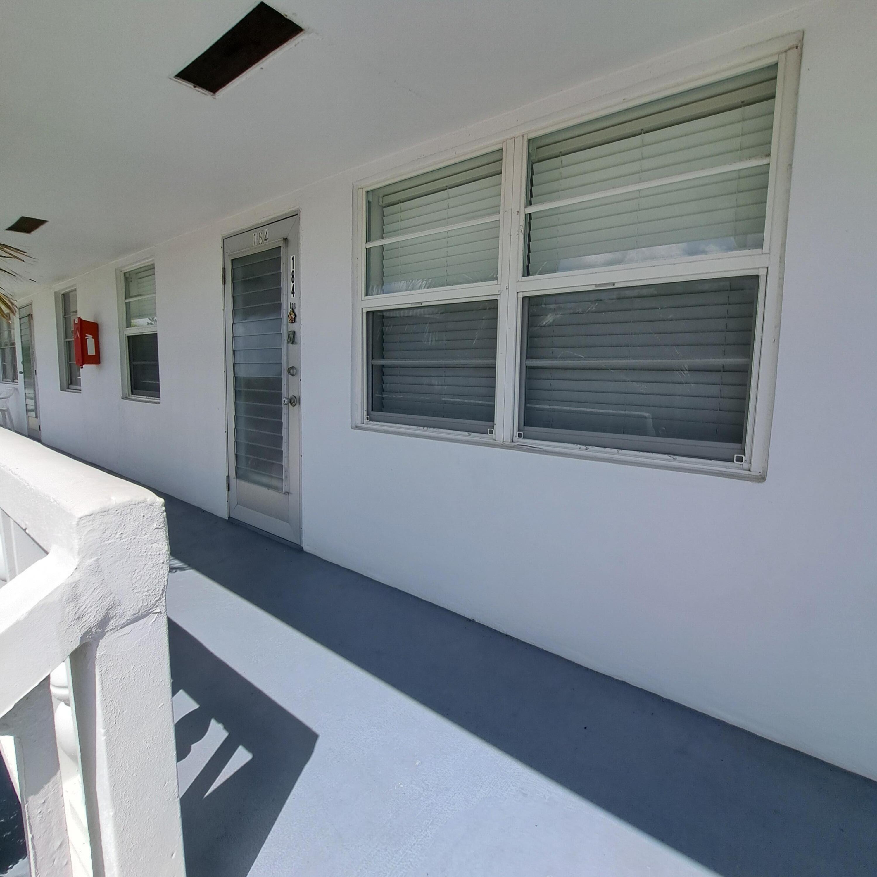 184 Kent K, West Palm Beach, Palm Beach County, Florida - 2 Bedrooms  
1.5 Bathrooms - 