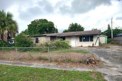Photo of 1349 Victoria Drive, West Palm Beach, FL 33406 (MLS # RX-11129338)