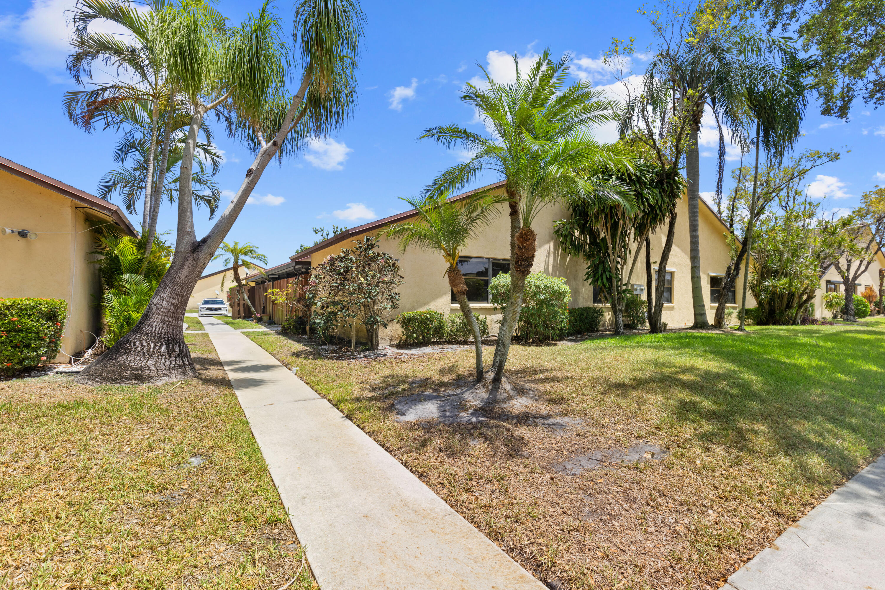 Property for Sale at 461 Springdale Circle, Palm Springs, Miami-Dade County, Florida - Bedrooms: 2 
Bathrooms: 2  - $315,000