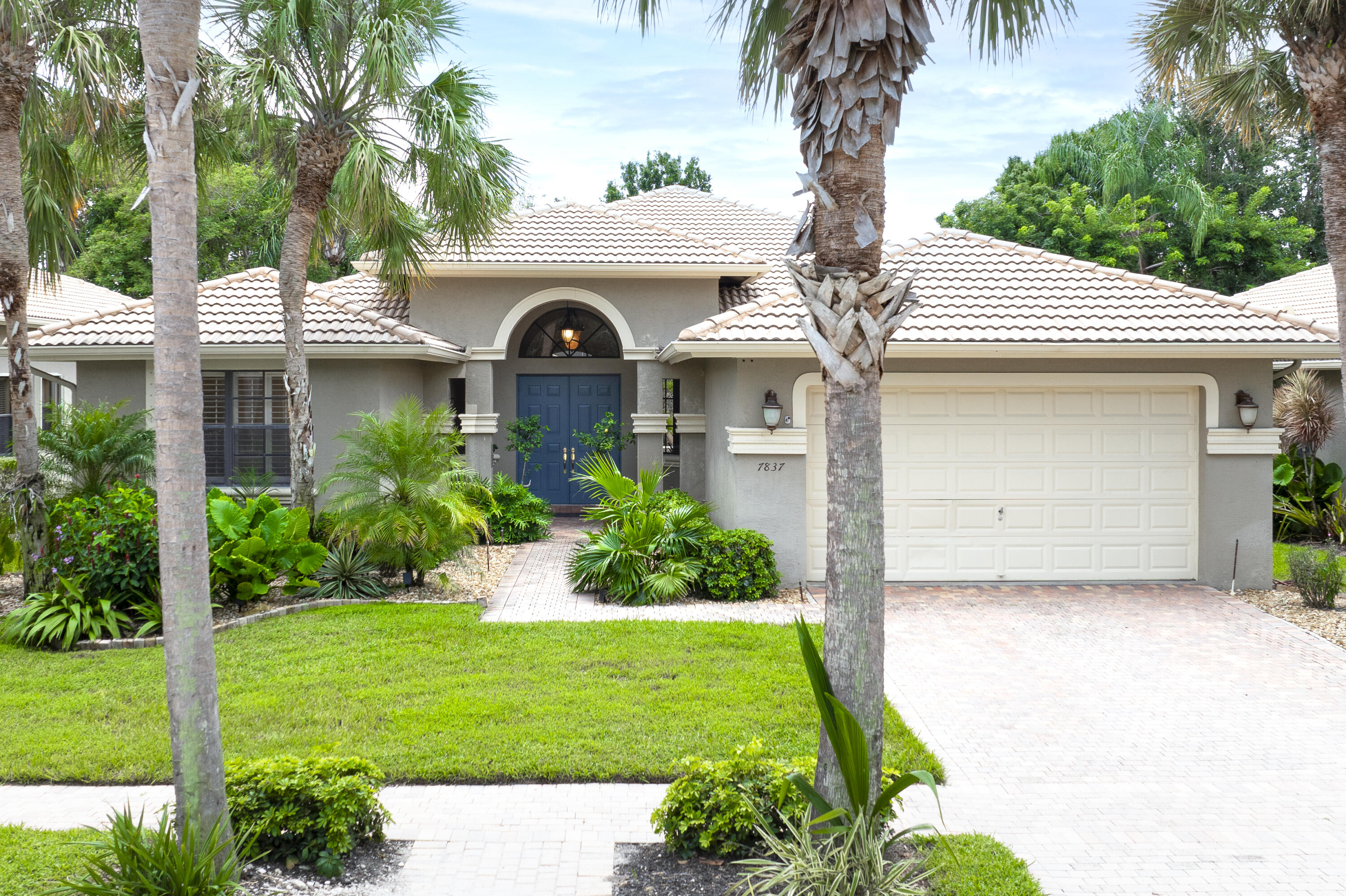 7837 Via Grande, Boynton Beach, Palm Beach County, Florida - 4 Bedrooms  
2.5 Bathrooms - 