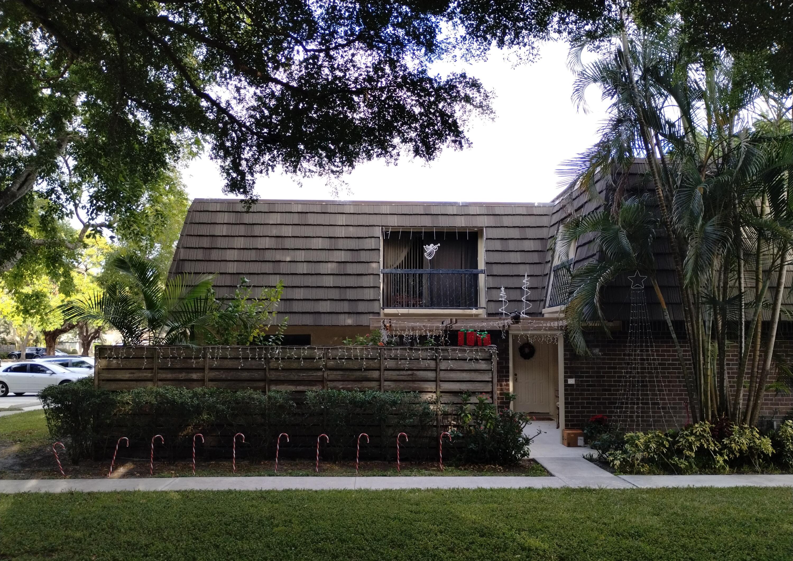 Property for Sale at 108 1st Terrace, Palm Beach Gardens, Palm Beach County, Florida - Bedrooms: 2 
Bathrooms: 2.5  - $405,000