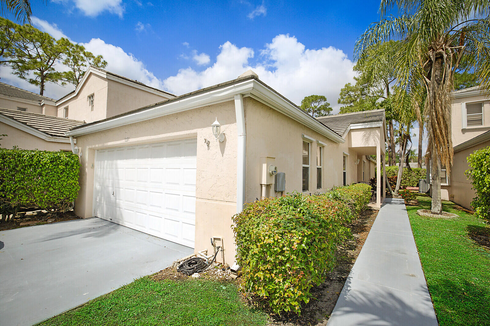 1091 Island Manor Drive, Greenacres, Palm Beach County, Florida - 2 Bedrooms  
2 Bathrooms - 