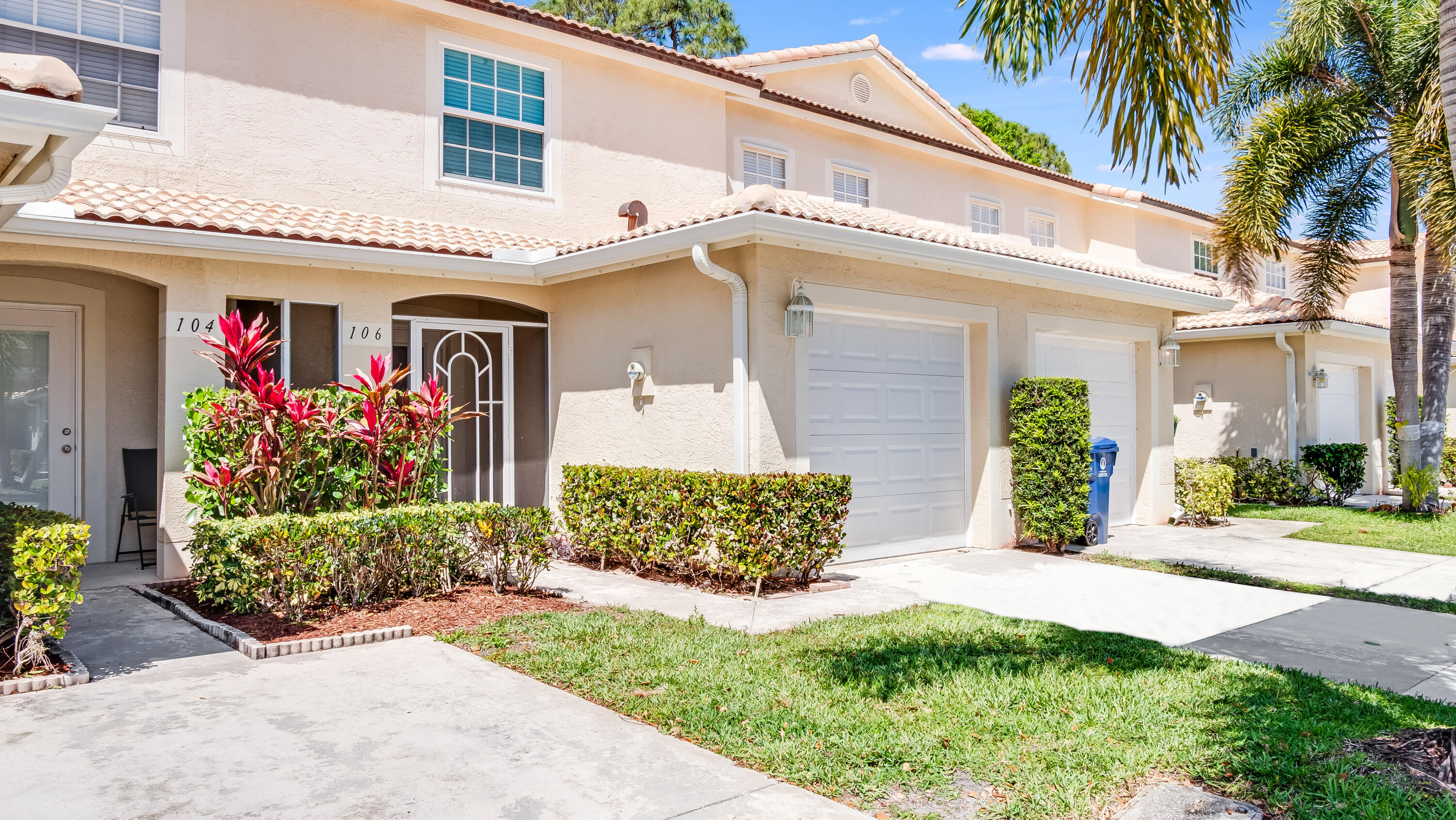 106 Wooden Mill Terrace, Jupiter, Palm Beach County, Florida - 2 Bedrooms  
2.5 Bathrooms - 