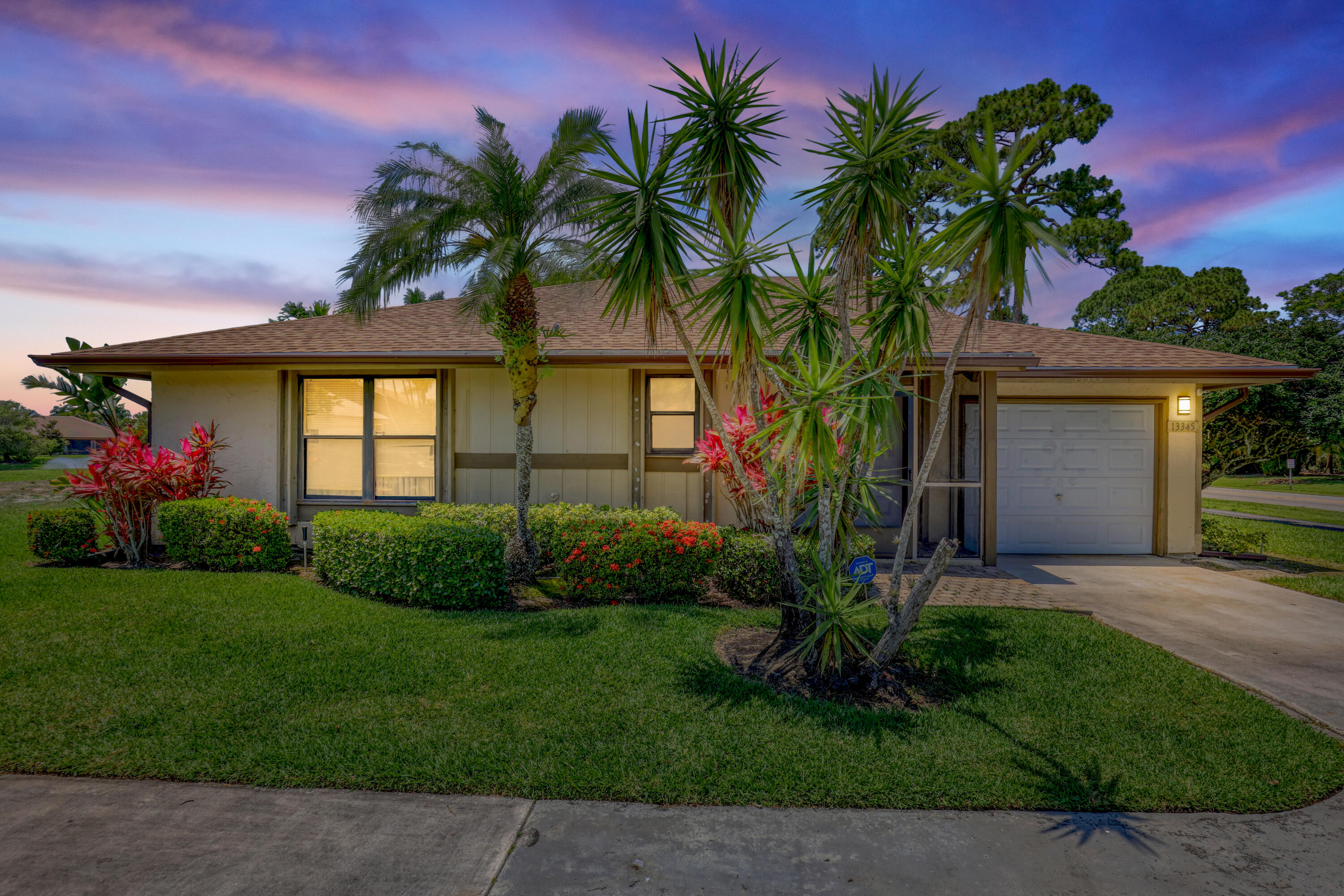 13345 Crosspointe Drive, Palm Beach Gardens, Palm Beach County, Florida - 3 Bedrooms  
2 Bathrooms - 