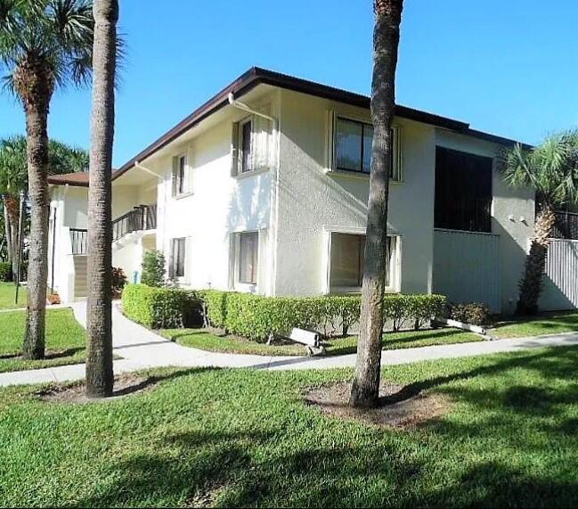 3374 Perimeter Drive, Greenacres, Palm Beach County, Florida - 2 Bedrooms  
2 Bathrooms - 