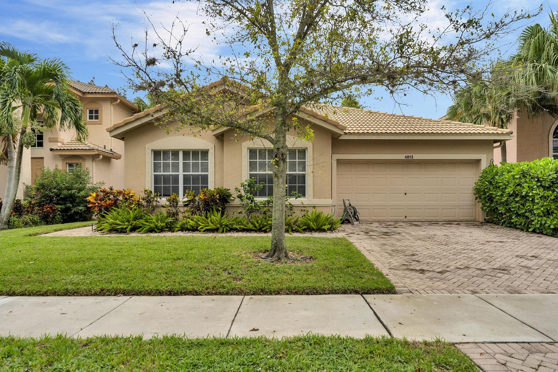 4813 S Classical Boulevard, Delray Beach, Palm Beach County, Florida - 4 Bedrooms  
2.5 Bathrooms - 