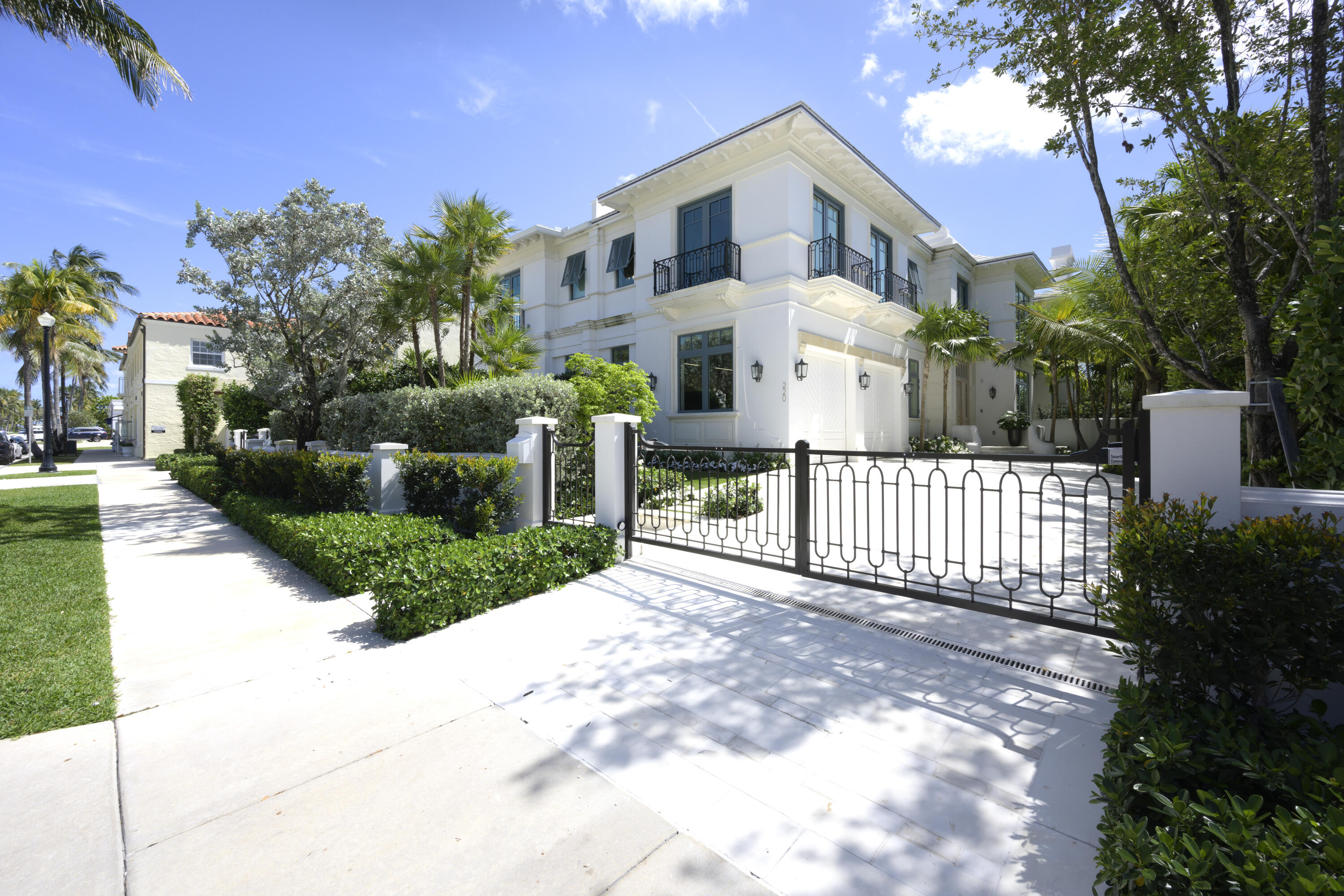 220 Brazilian Avenue West Unit, Palm Beach, Palm Beach County, Florida - 4 Bedrooms  
6.5 Bathrooms - 
