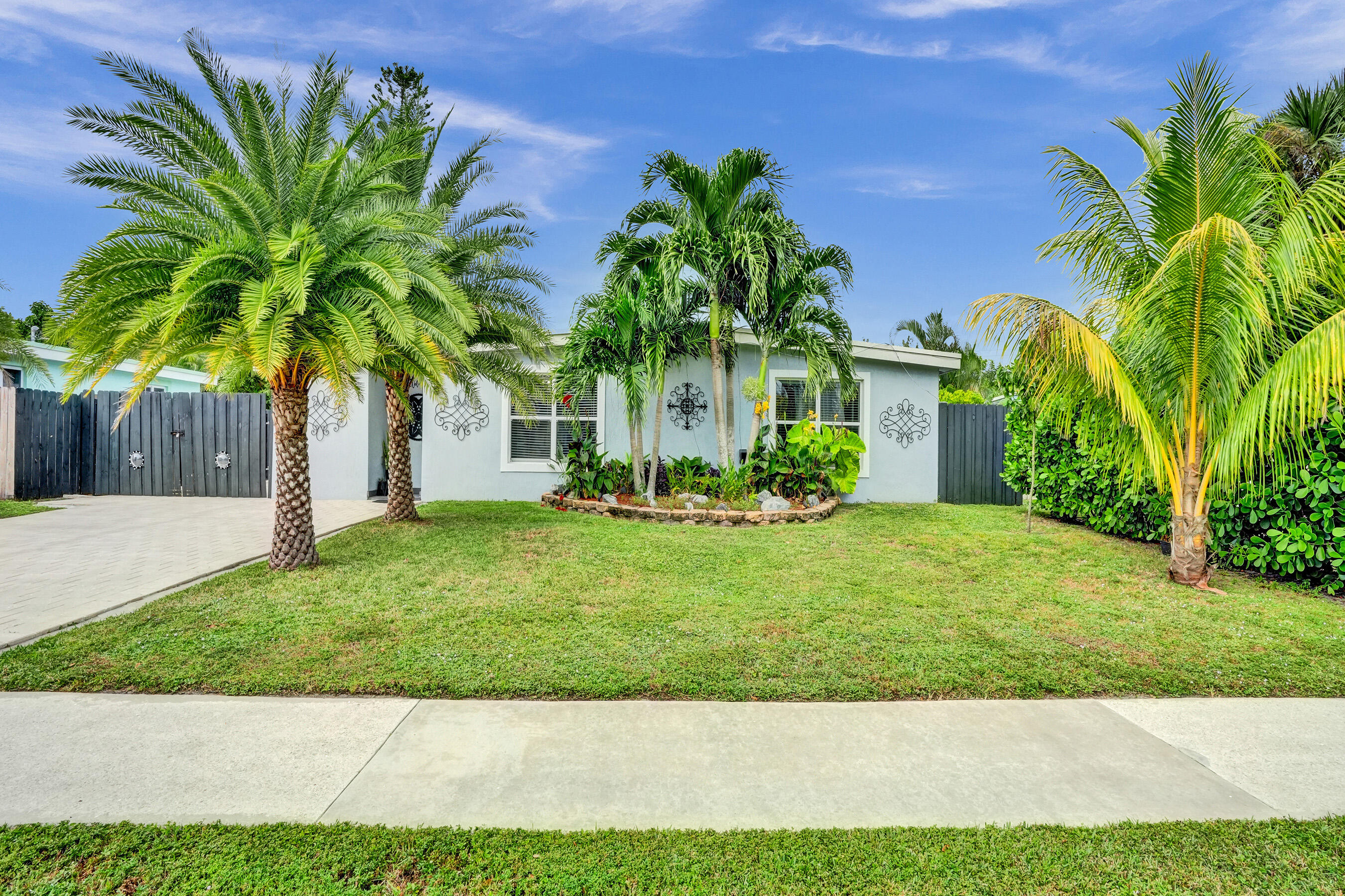 11763 Oleander Drive, Royal Palm Beach, Palm Beach County, Florida - 3 Bedrooms  
1 Bathrooms - 