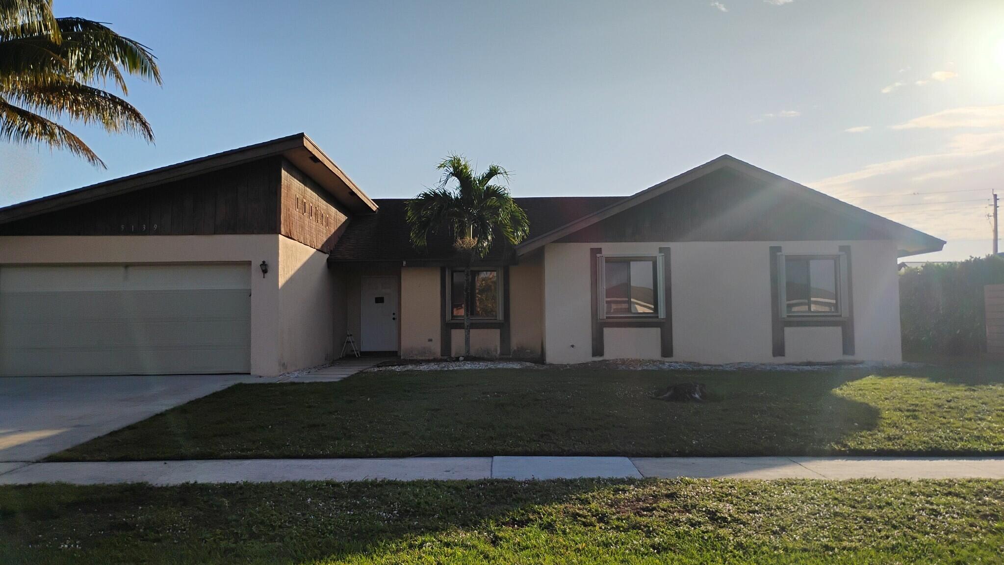 5139 Woodstone Circle, Lake Worth, Palm Beach County, Florida - 4 Bedrooms  
2 Bathrooms - 