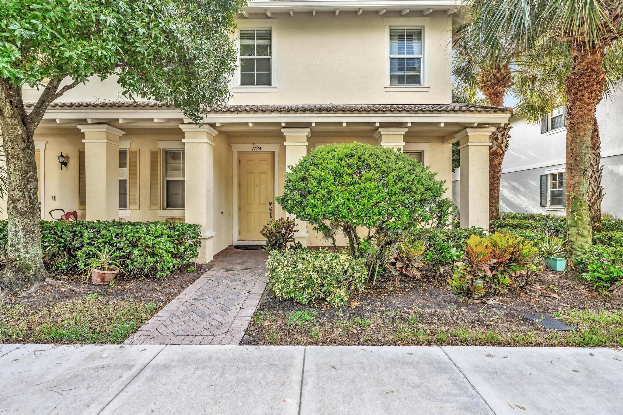 1124 Nw 18th Avenue, Boca Raton, Palm Beach County, Florida - 3 Bedrooms  
3.5 Bathrooms - 