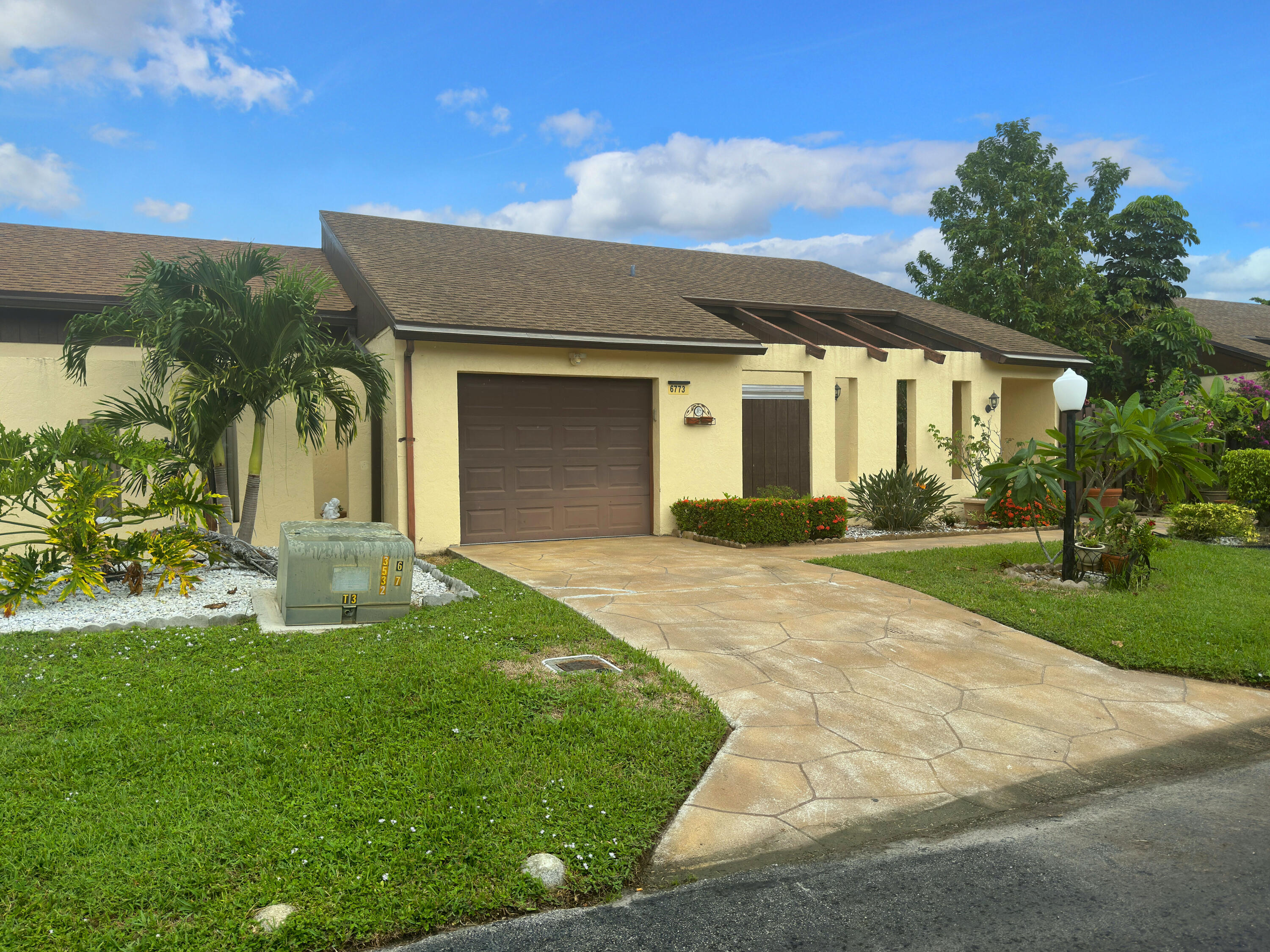 Property for Sale at 6773 Dupere Lane, Lake Worth, Palm Beach County, Florida - Bedrooms: 3 
Bathrooms: 2.5  - $299,995