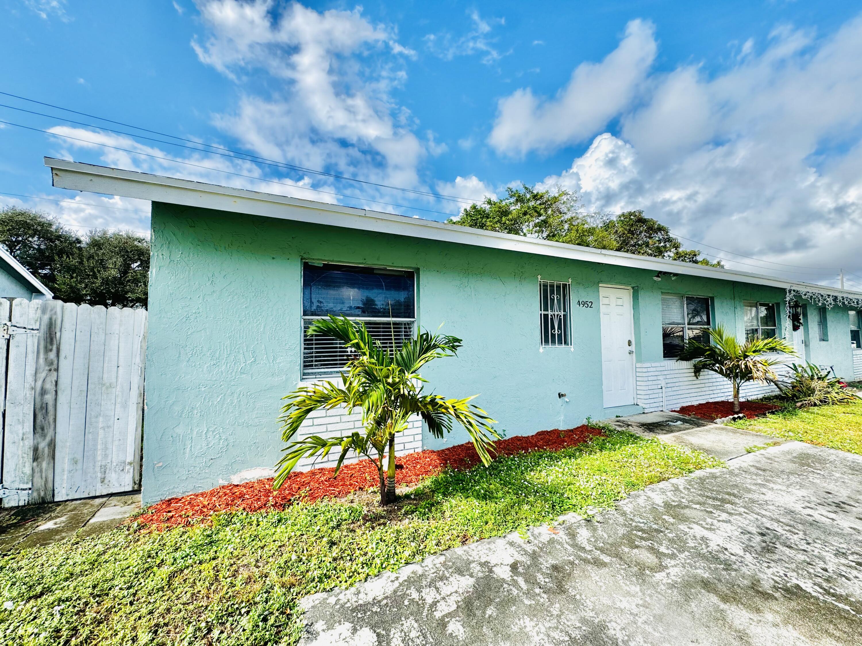 4952 Pimlico Court, West Palm Beach, Palm Beach County, Florida - 2 Bedrooms  
2 Bathrooms - 