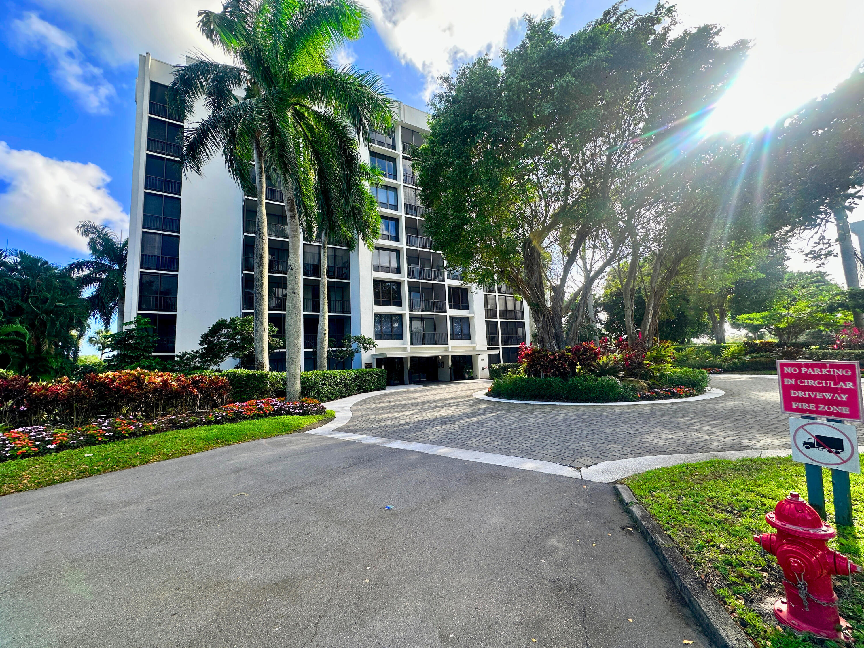 Property for Sale at 6805 Willow Wood Drive 5033, Boca Raton, Palm Beach County, Florida - Bedrooms: 2 
Bathrooms: 2  - $99,000