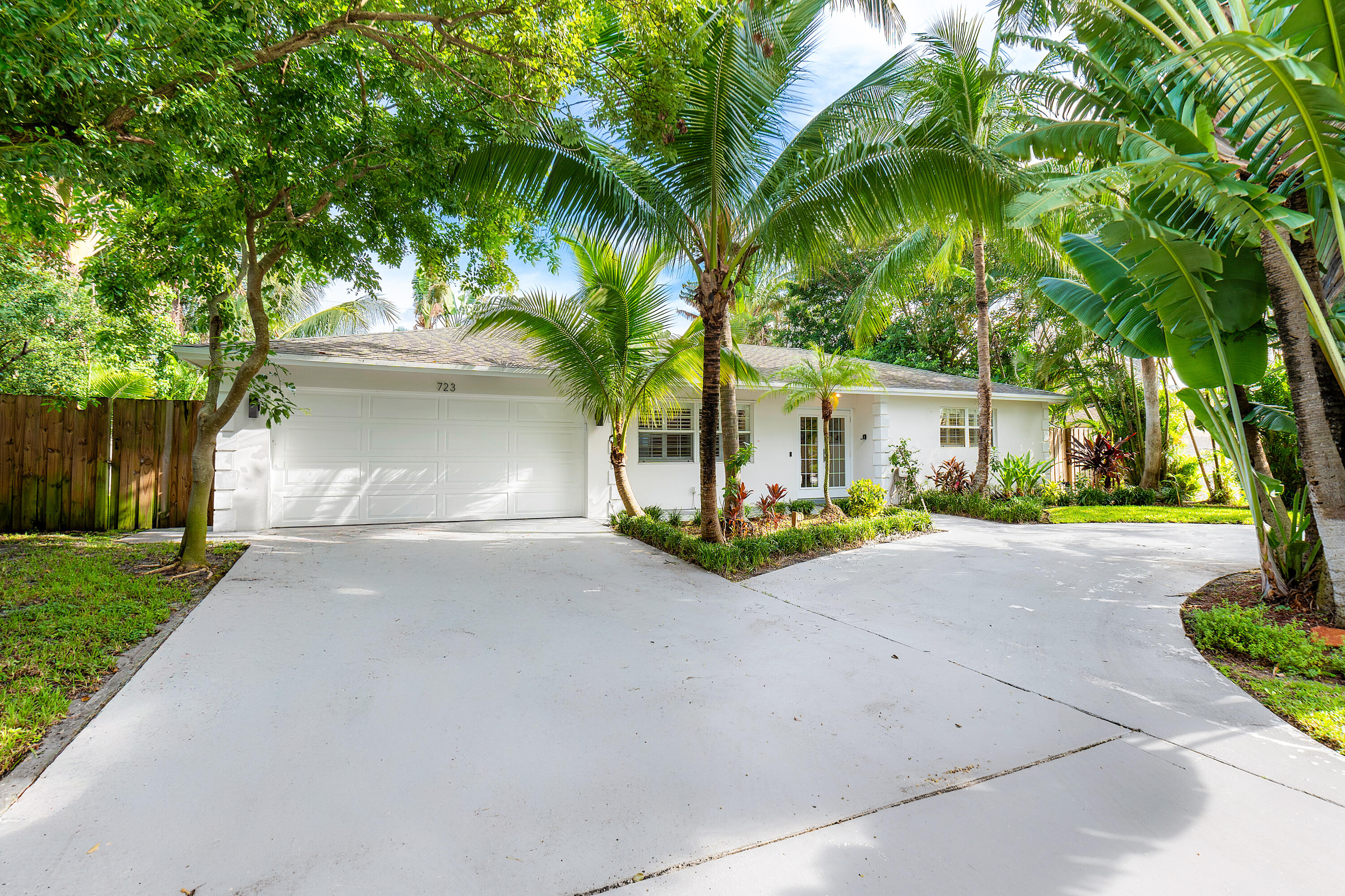 723 Sw 27th Way, Boynton Beach, Palm Beach County, Florida - 3 Bedrooms  
3 Bathrooms - 