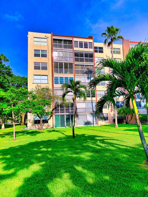 Photo of 14623 Bonaire Boulevard #510, Delray Beach, FL 33446 (MLS # RX-11128934)