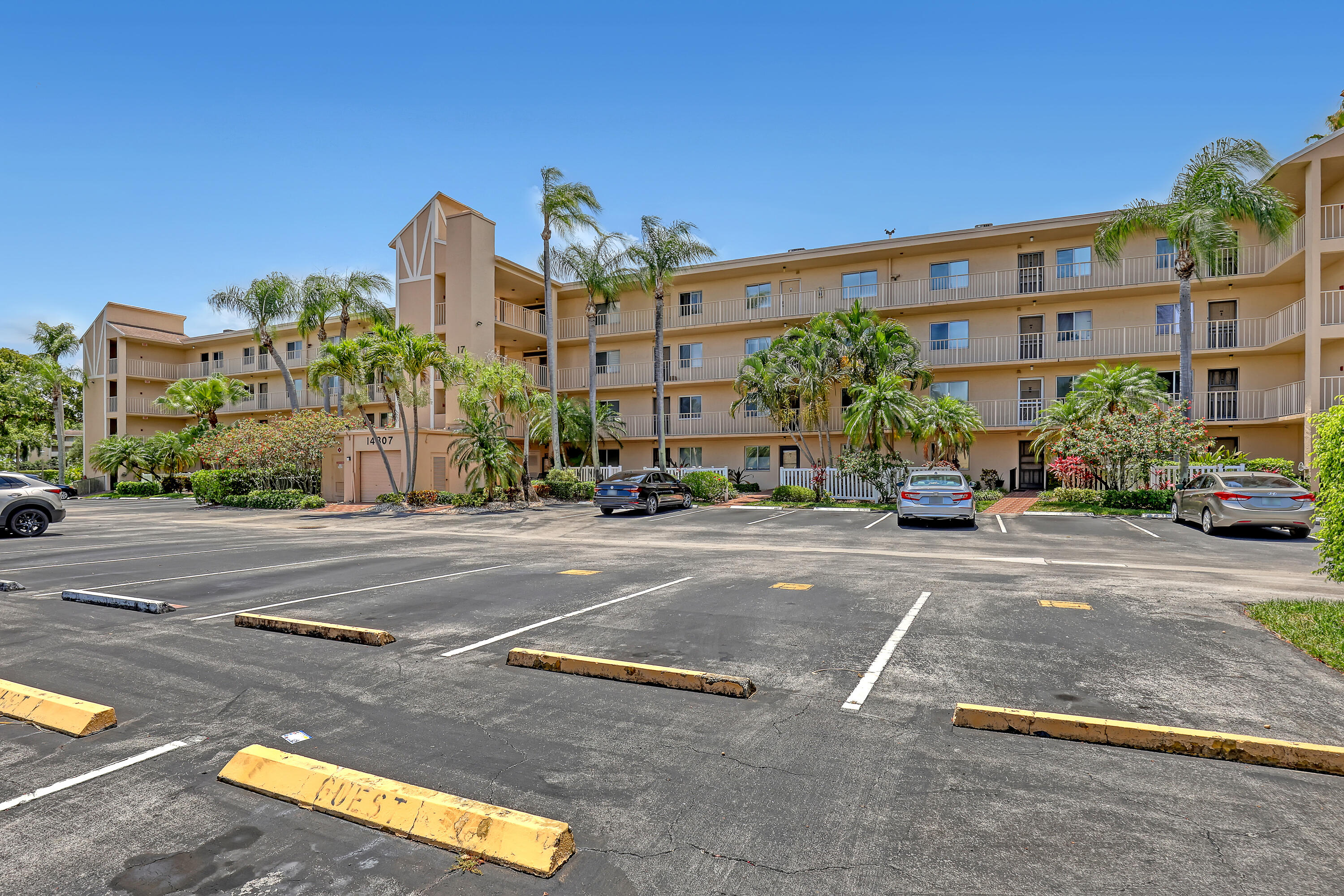 Property for Sale at 14307 Bedford Drive 303, Delray Beach, Palm Beach County, Florida - Bedrooms: 2 
Bathrooms: 2  - $90,000