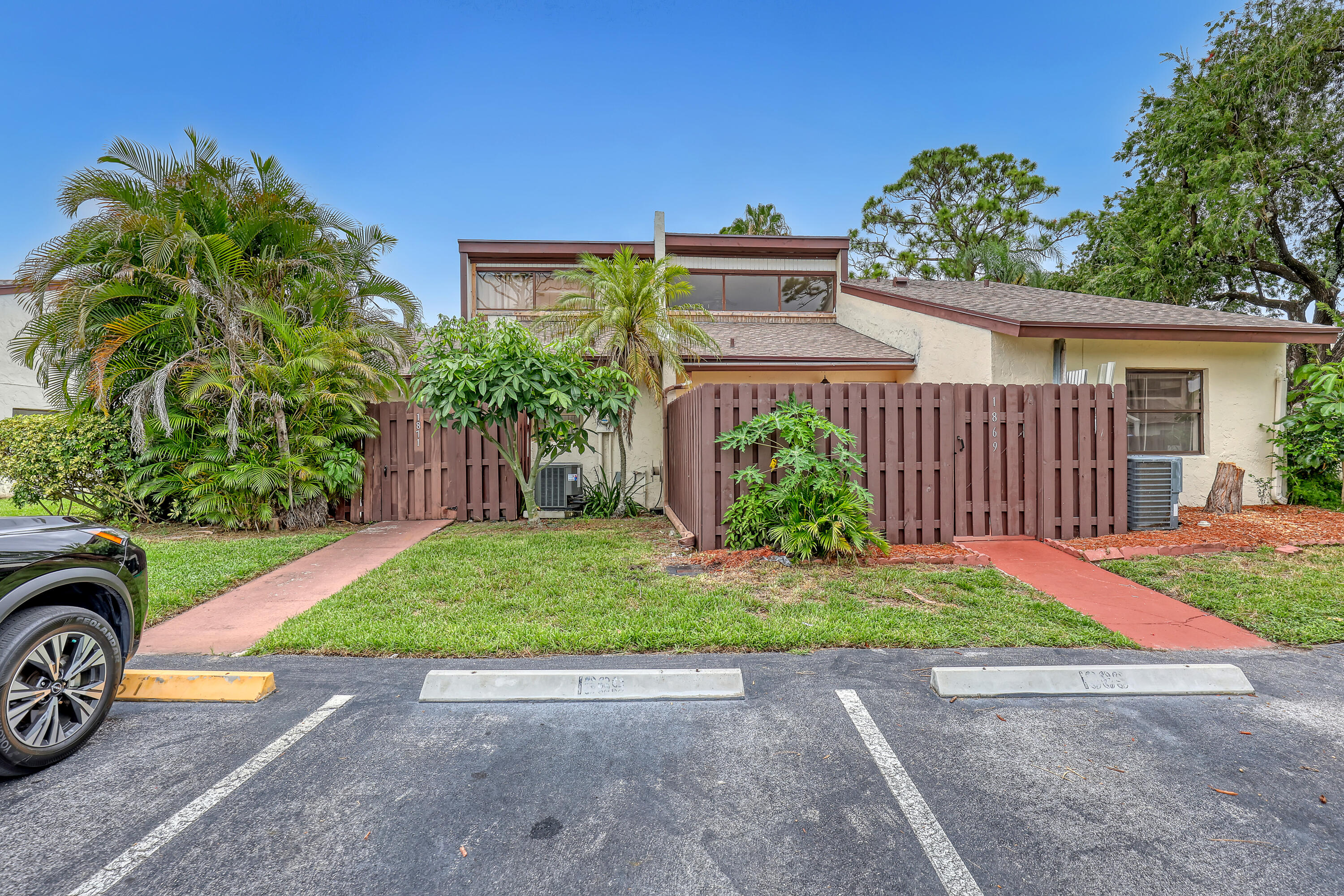 1871 Abbey Road 19A, West Palm Beach, Palm Beach County, Florida - 2 Bedrooms  
2 Bathrooms - 