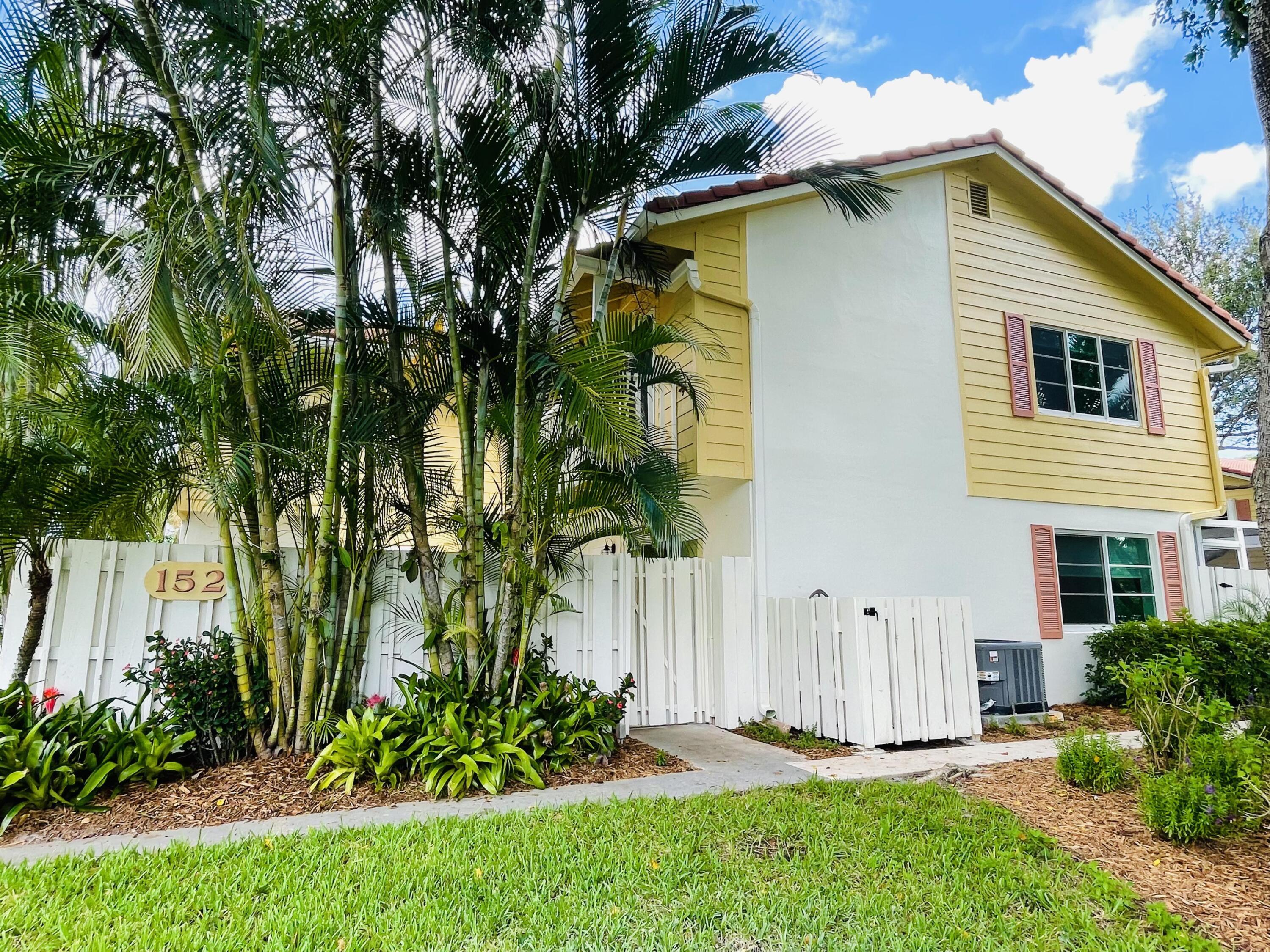 152 Seabreeze Circle, Jupiter, Palm Beach County, Florida - 2 Bedrooms  
2.5 Bathrooms - 