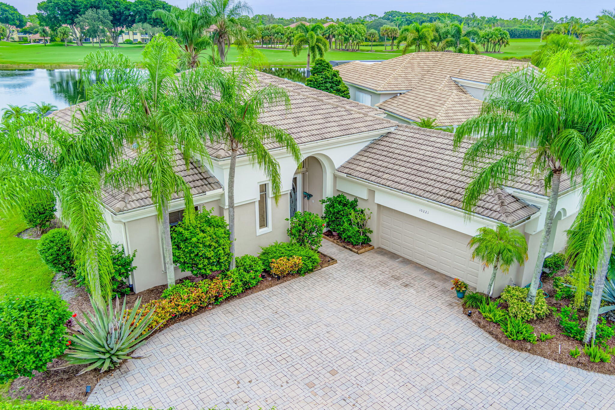 10221 Blue Heron Cove, West Palm Beach, Palm Beach County, Florida - 3 Bedrooms  
2.5 Bathrooms - 