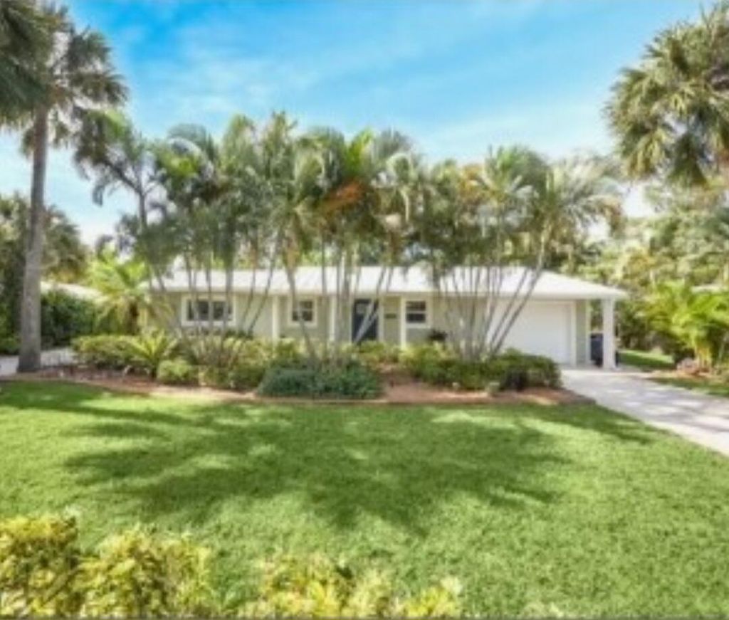 Photo of 282 SE Edgewood Drive, Stuart, FL 34996 (MLS # RX-11129693)