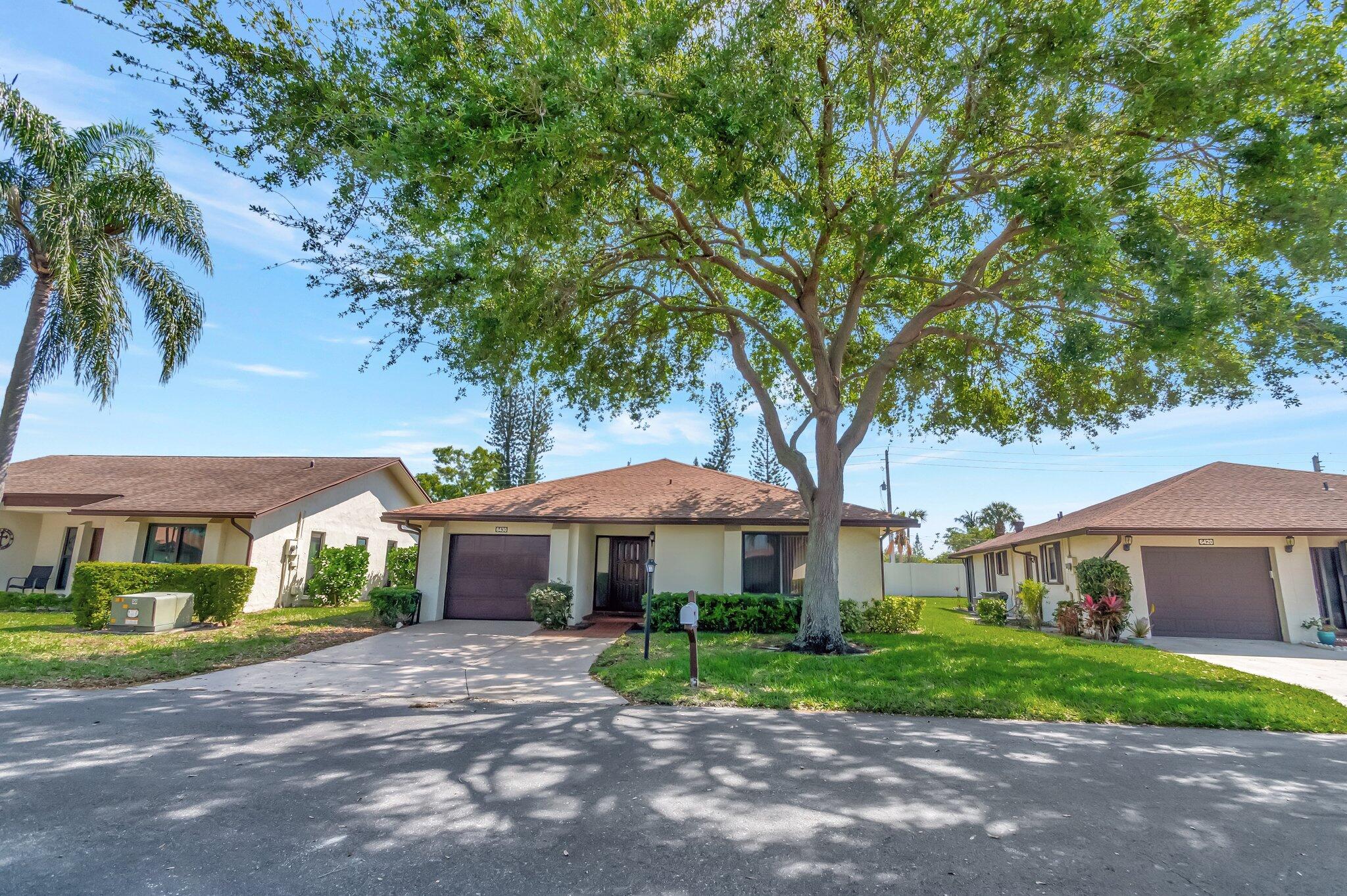 Property for Sale at 6430 Olivewood Circle, Greenacres, Palm Beach County, Florida - Bedrooms: 2 
Bathrooms: 2  - $289,000