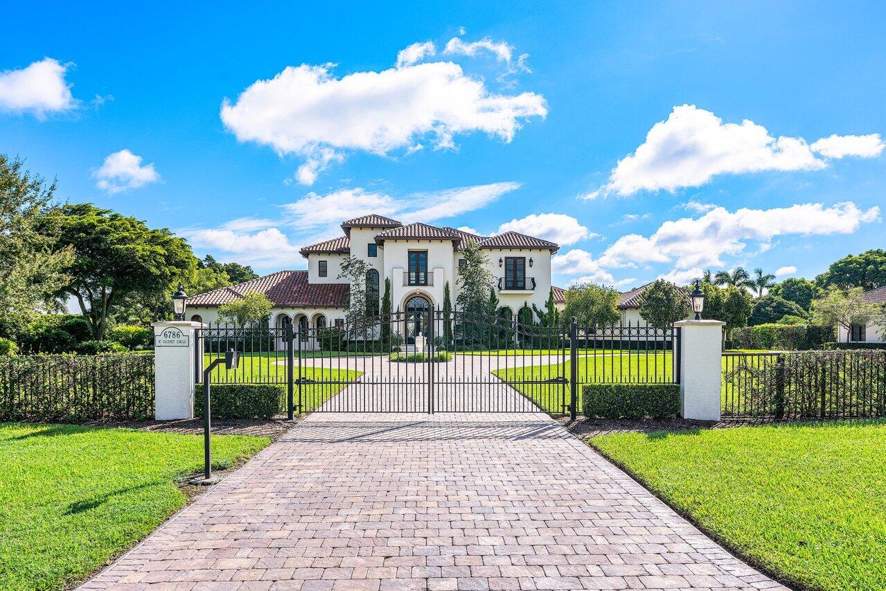 6786 W Calumet Circle, Lake Worth, Palm Beach County, Florida - 5 Bedrooms  
5.5 Bathrooms - 