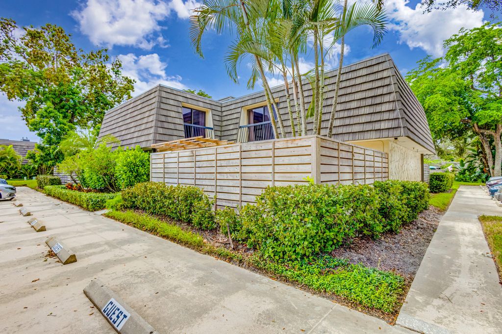 Photo of 801 8th Ter Terrace, Palm Beach Gardens, FL 33418 (MLS # RX-11012805)