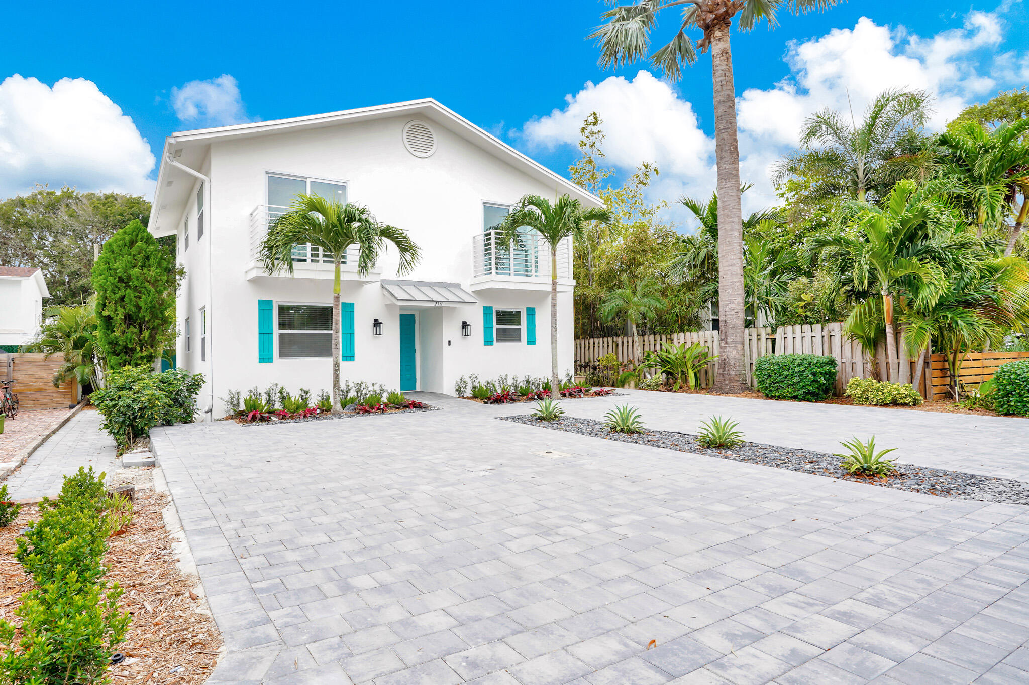 Property for Sale at 218 Ne 10th Street, Delray Beach, Palm Beach County, Florida - Bedrooms: 6 
Bathrooms: 3.5  - $1,886,999