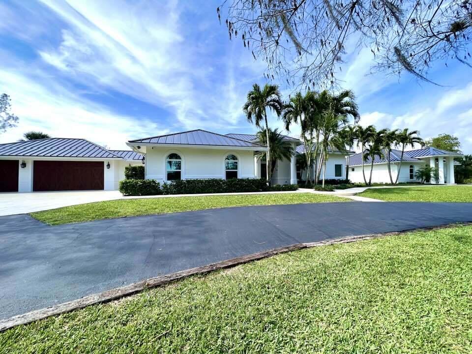 Property for Sale at 14913 Paddock Drive, Wellington, Palm Beach County, Florida - Bedrooms: 7 
Bathrooms: 5  - $3,799,000