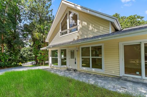 Photo of 16655 105th Drive N, Jupiter, FL 33478 (MLS # RX-11122636)