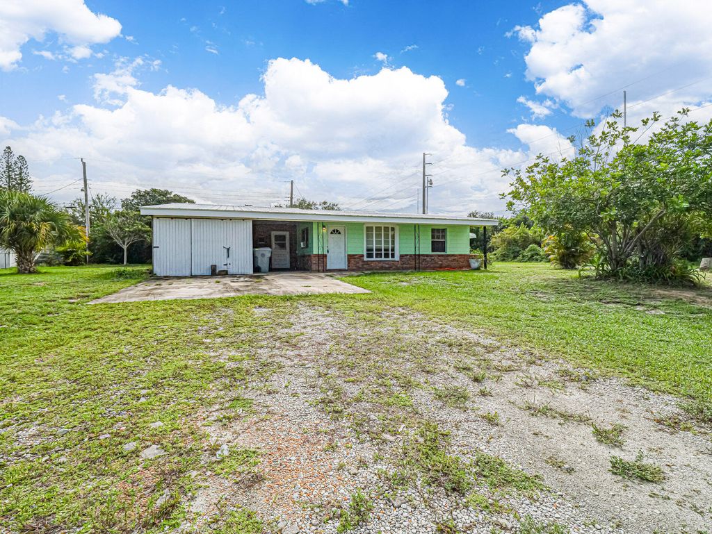 Photo of 2448 1st Court SE, Vero Beach, FL 32962 (MLS # RX-11128078)