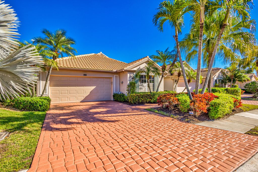 Photo of 919 Augusta Pointe Drive, Palm Beach Gardens, FL 33418 (MLS # RX-11075864)