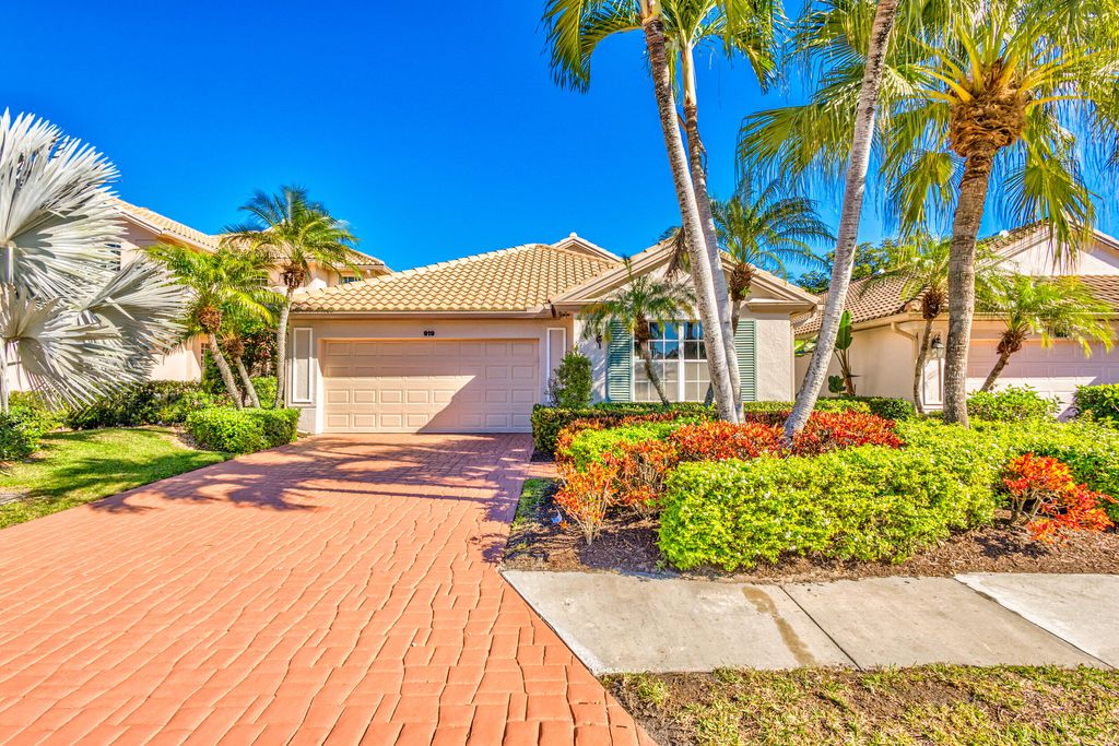 Photo of 919 Augusta Pointe Drive, Palm Beach Gardens, FL 33418 (MLS # RX-11075864)