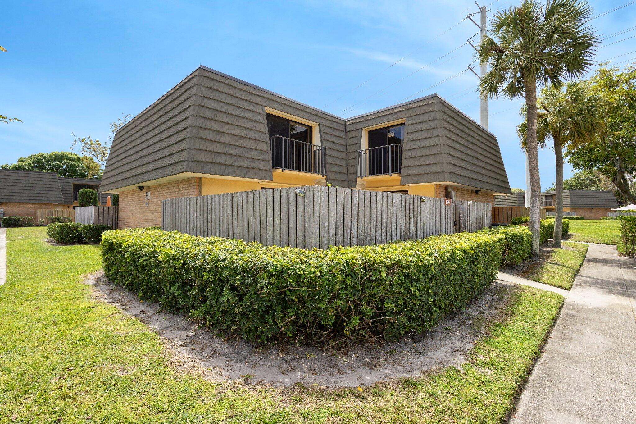 1616 16th Way, West Palm Beach, Palm Beach County, Florida - 2 Bedrooms  
2.5 Bathrooms - 