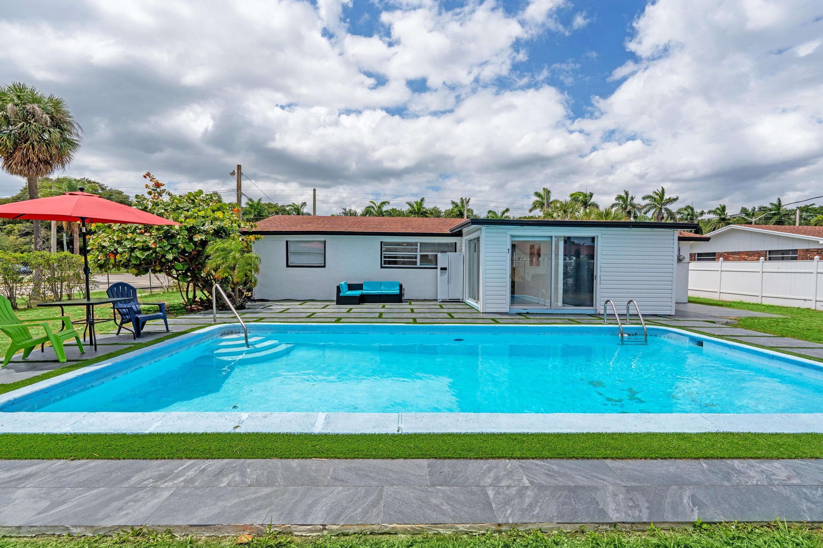 3700 N Australian Avenue, West Palm Beach, Palm Beach County, Florida - 3 Bedrooms  
2 Bathrooms - 