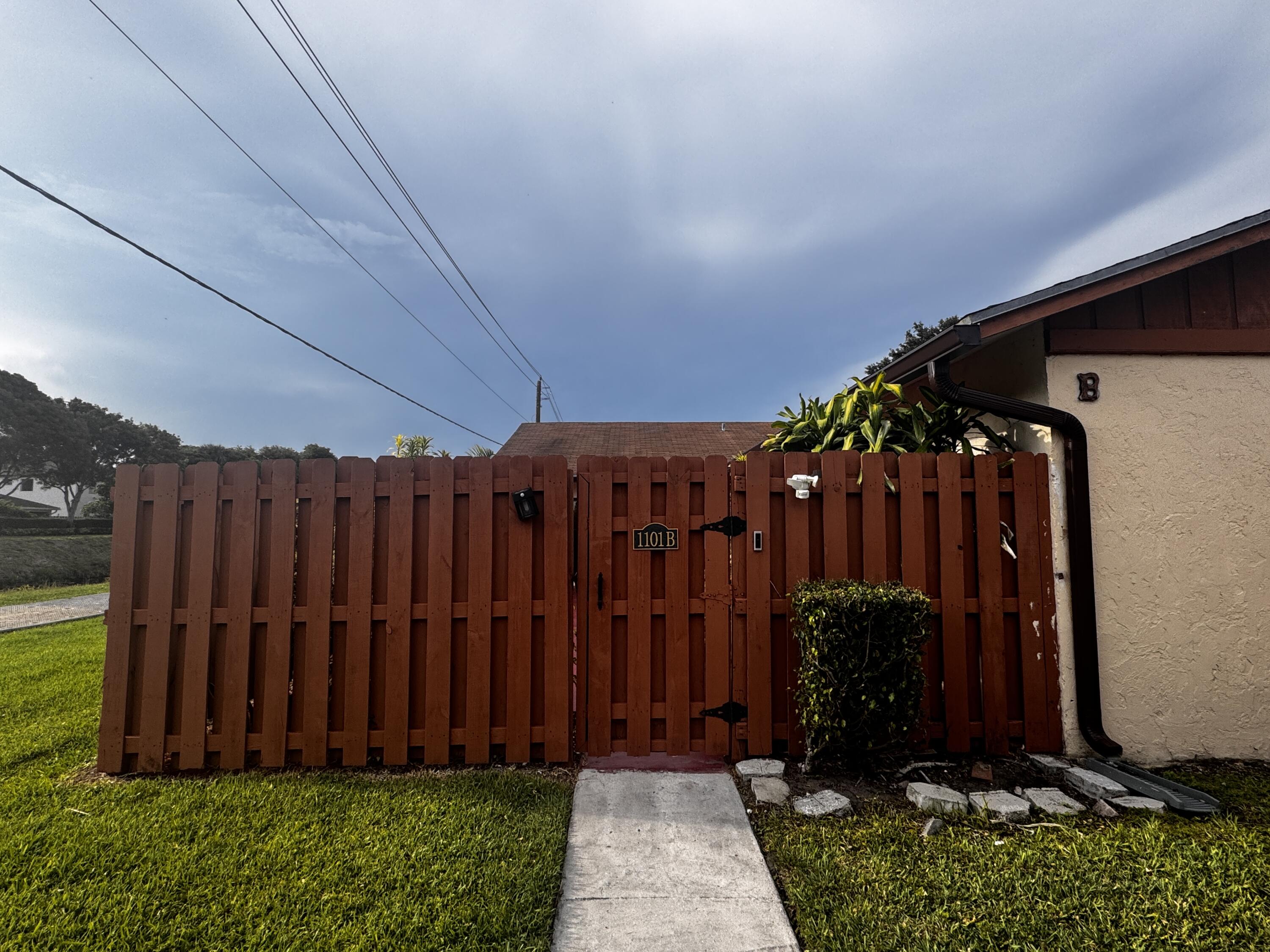 1101 Summit Place B Circle B, West Palm Beach, Palm Beach County, Florida - 3 Bedrooms  
2 Bathrooms - 