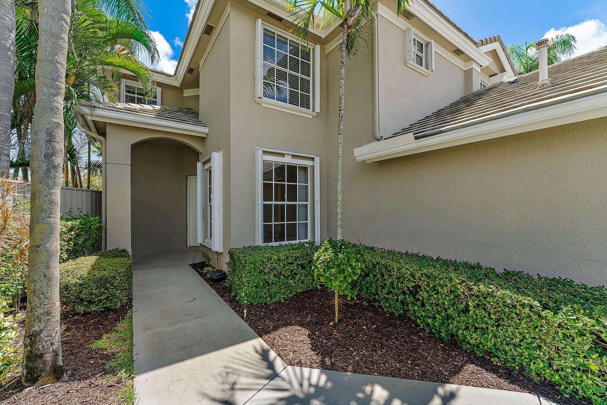 649 Masters Way, Palm Beach Gardens, Palm Beach County, Florida - 3 Bedrooms  
3.5 Bathrooms - 