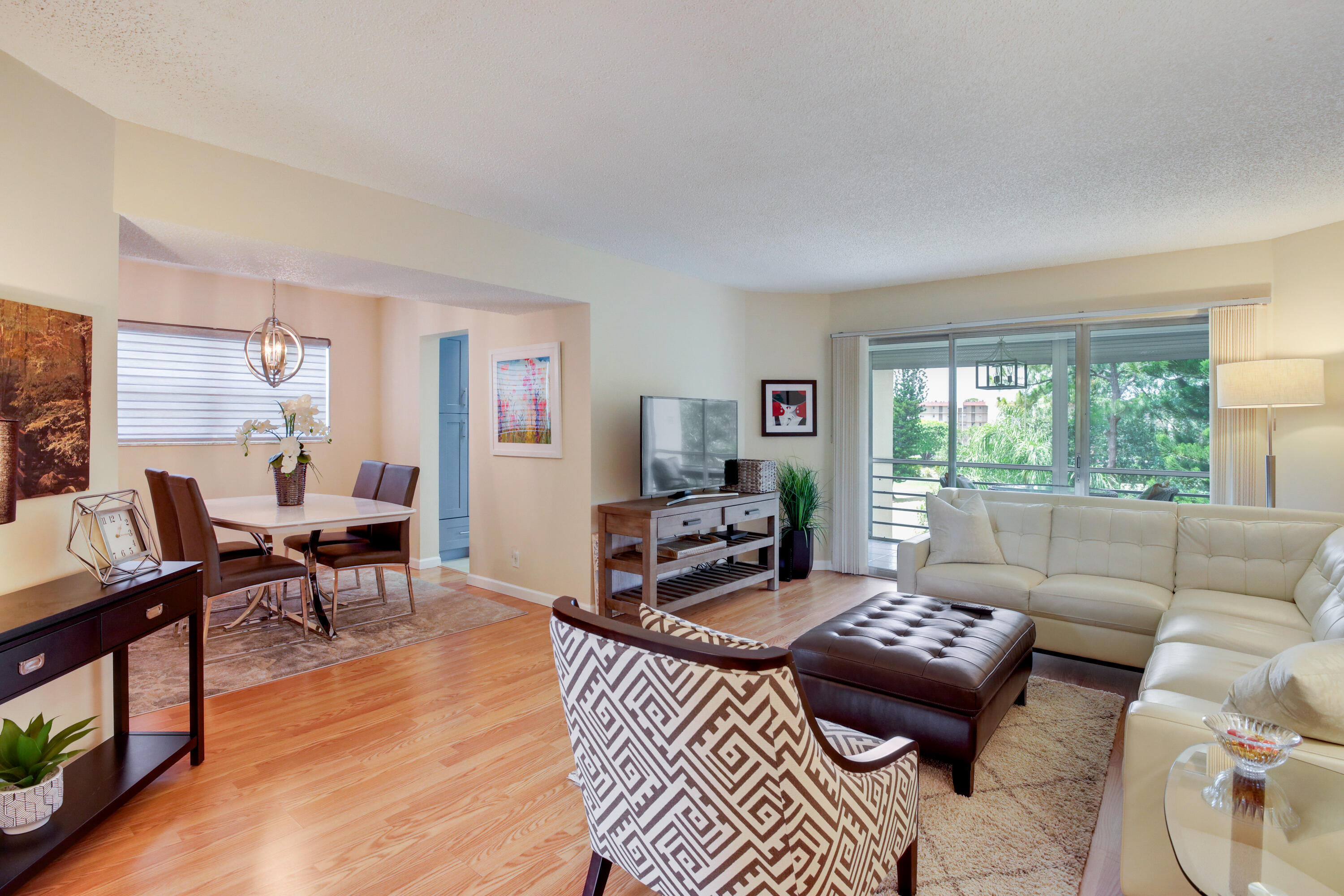 Property for Sale at 3810 Via Poinciana 401, Lake Worth, Palm Beach County, Florida - Bedrooms: 2 
Bathrooms: 2  - $179,900