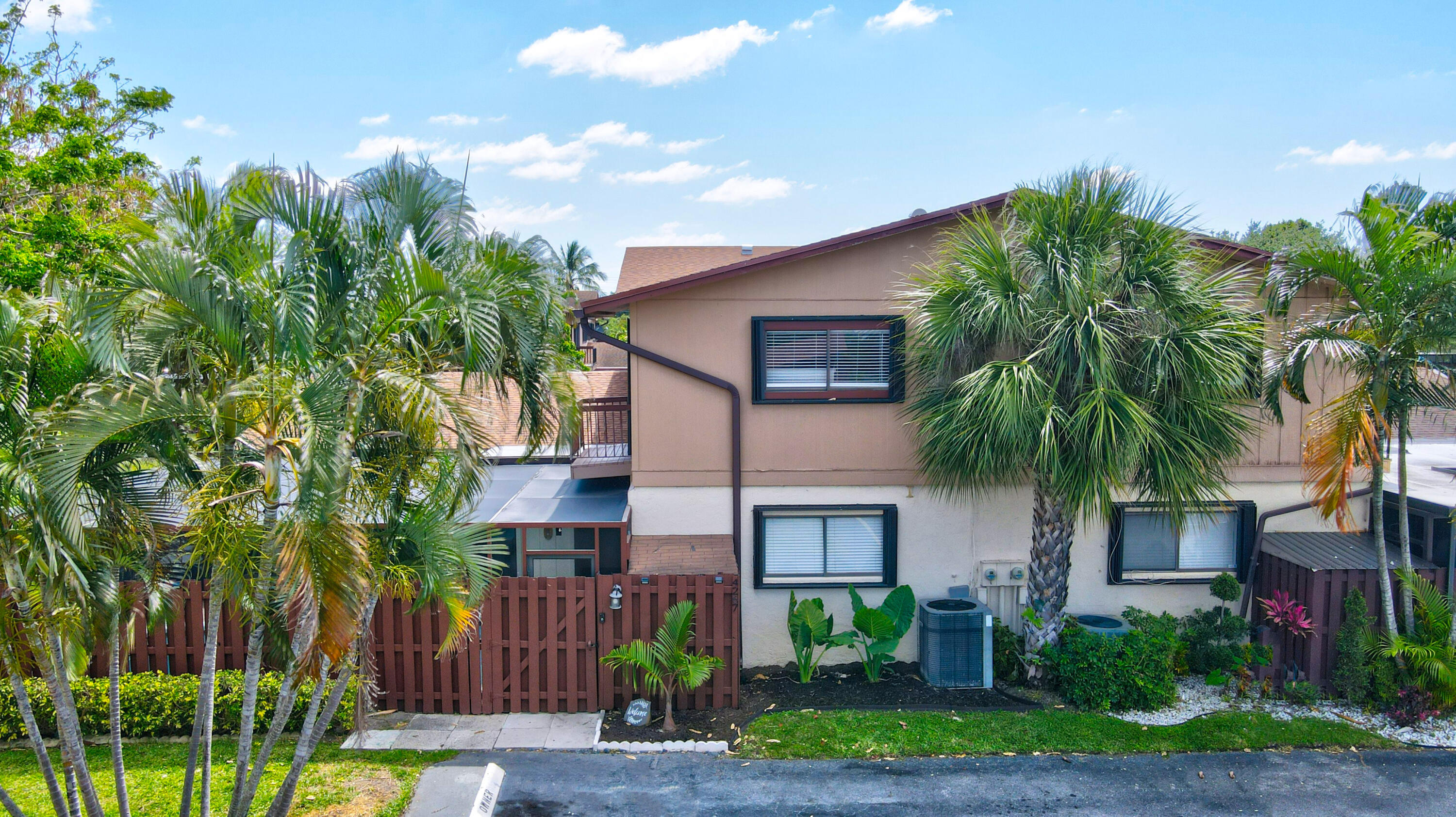 4267 S Landar Drive, Lake Worth, Palm Beach County, Florida - 3 Bedrooms  
2 Bathrooms - 