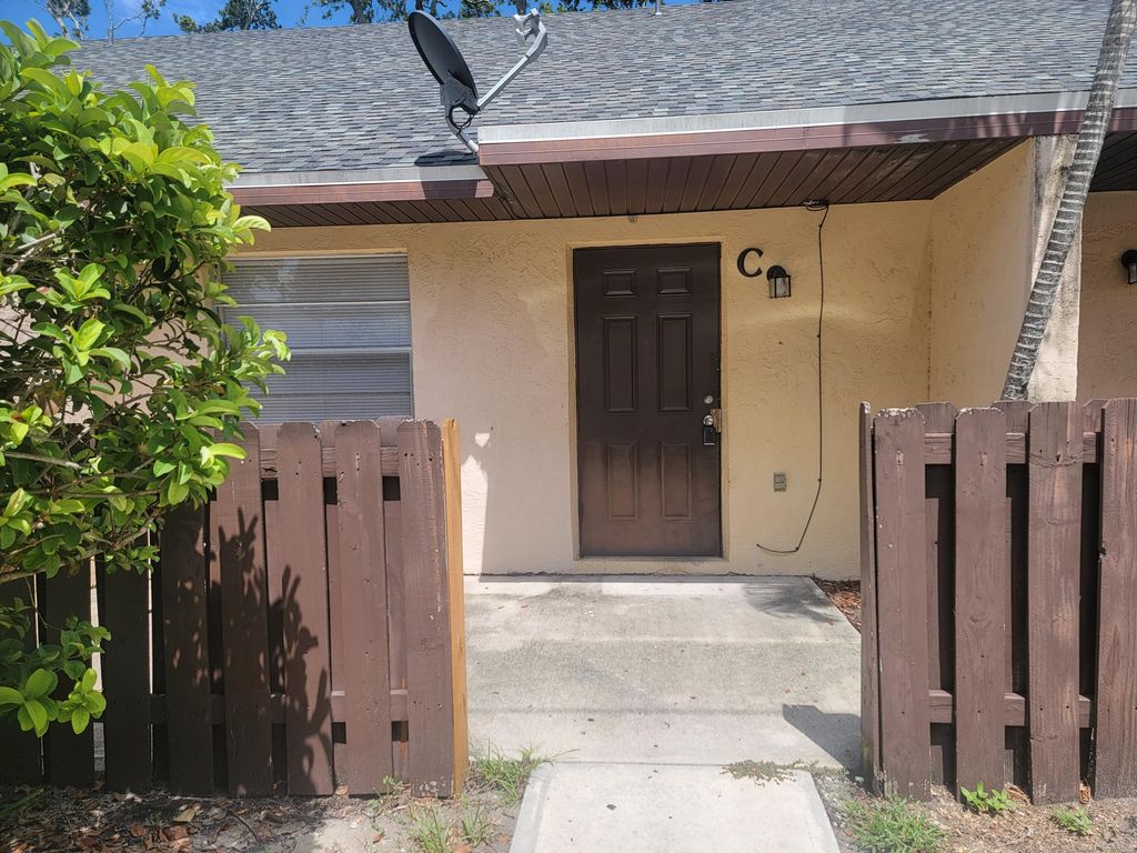 Photo of 2005 Oleander Boulevard #Apt C, Fort Pierce, FL 34950 (MLS # RX-11021991)